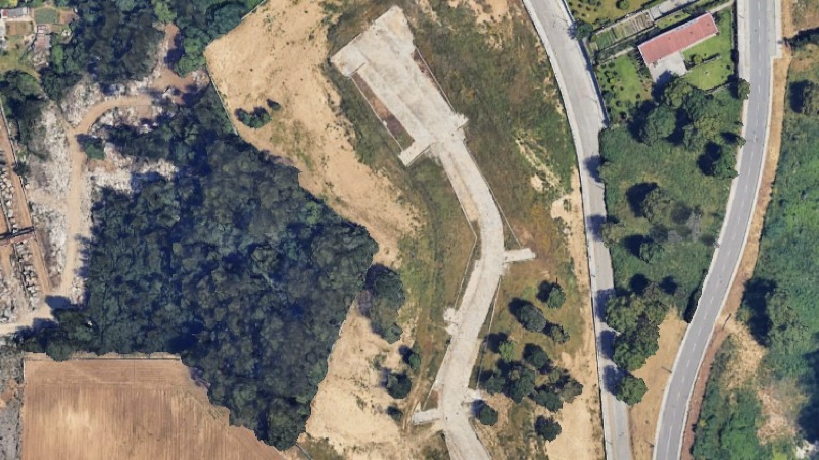 Moradia V3 com piscina e jardim à venda em Leça do Balio_358097