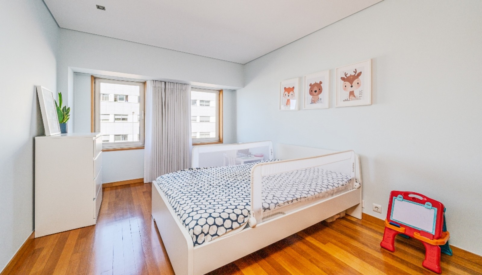 Three bedroom flatt with balcony for sale Leça da Palmeira, Portugal_358131