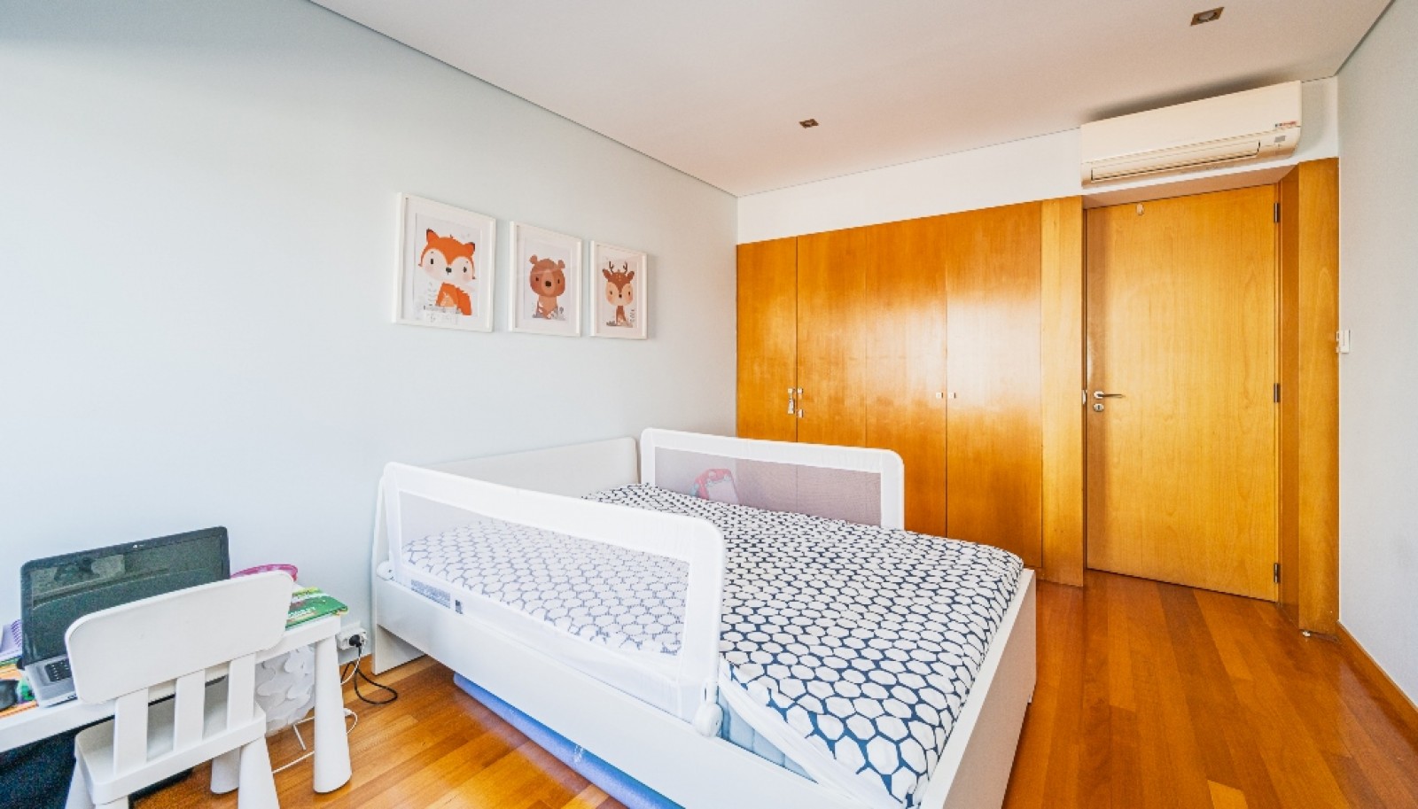 Three bedroom flatt with balcony for sale Leça da Palmeira, Portugal_358132