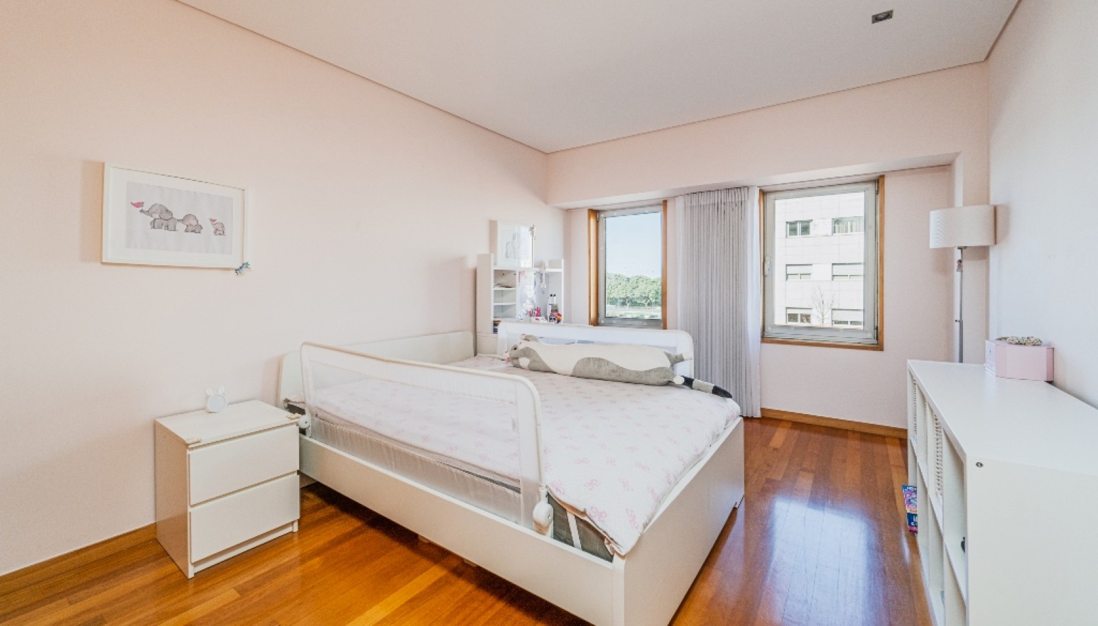 Three bedroom flatt with balcony for sale Leça da Palmeira, Portugal_358134