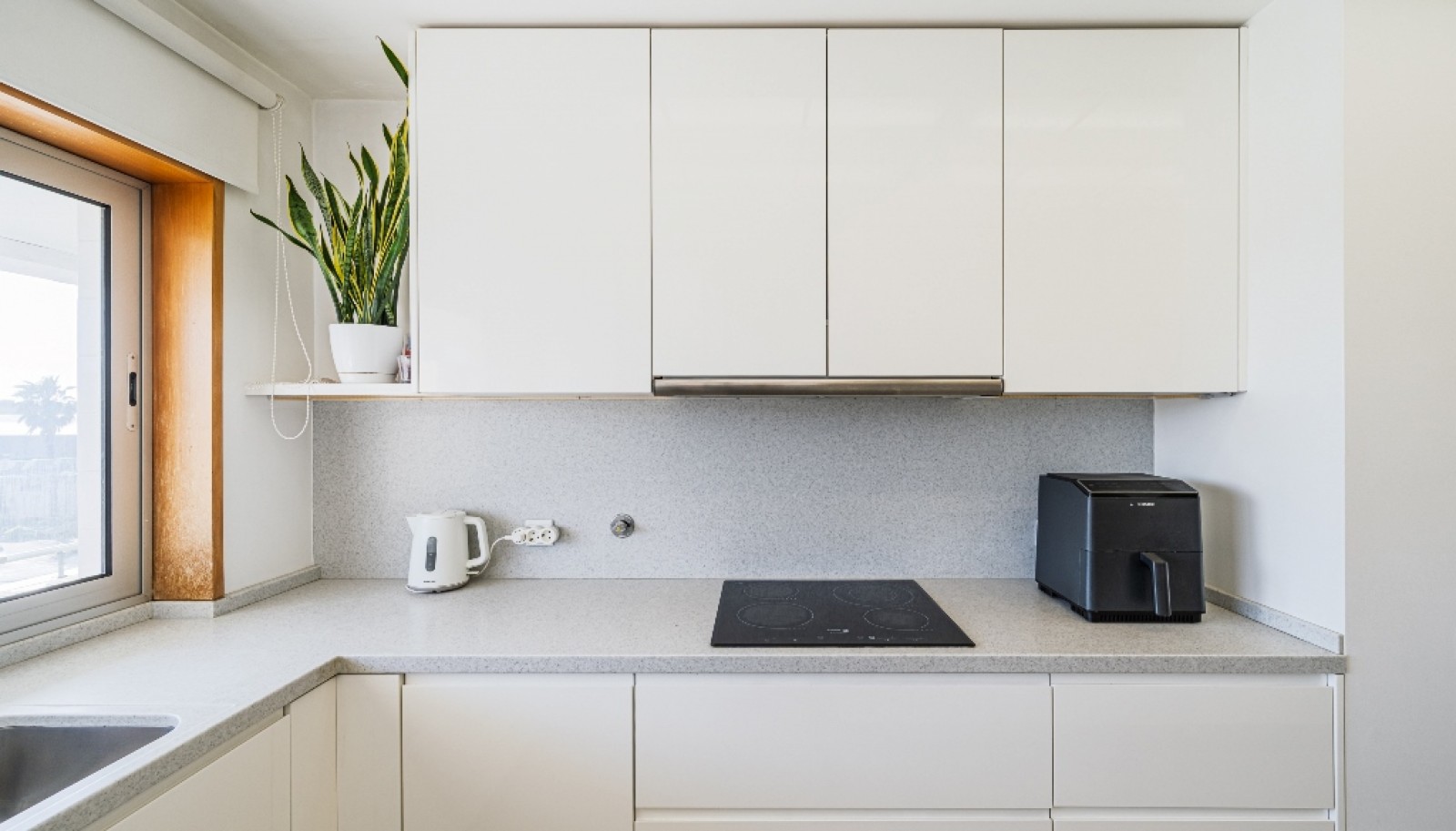 Three bedroom flatt with balcony for sale Leça da Palmeira, Portugal_358146