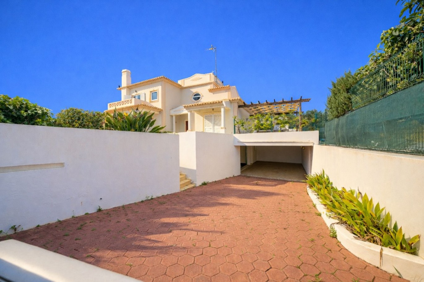Moradia V3+1 com piscina, à venda em Albufeira, Algarve_358261