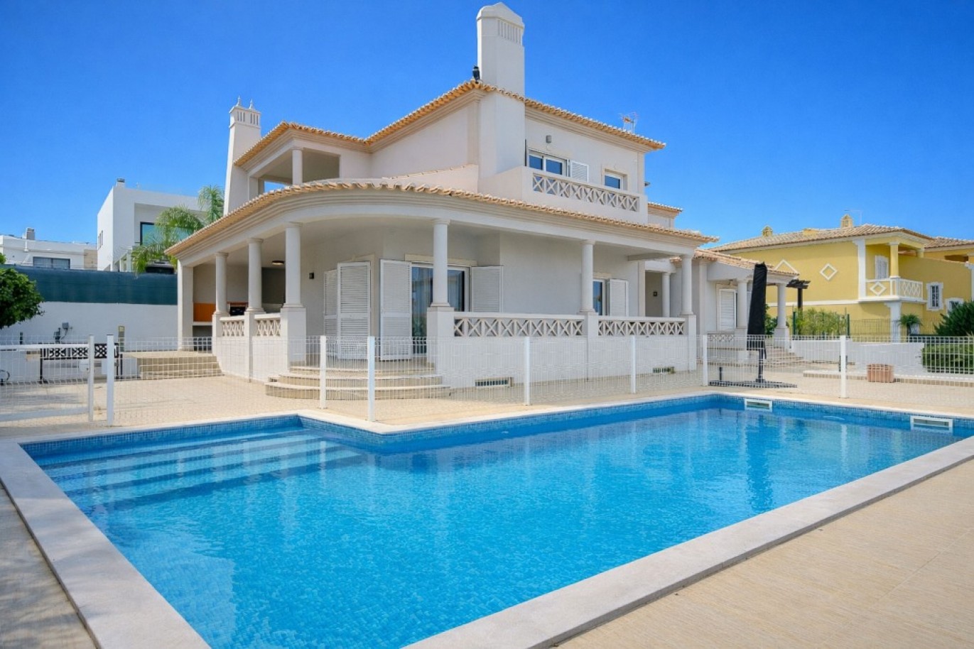 Moradia V3+1 com piscina, à venda em Albufeira, Algarve_358265