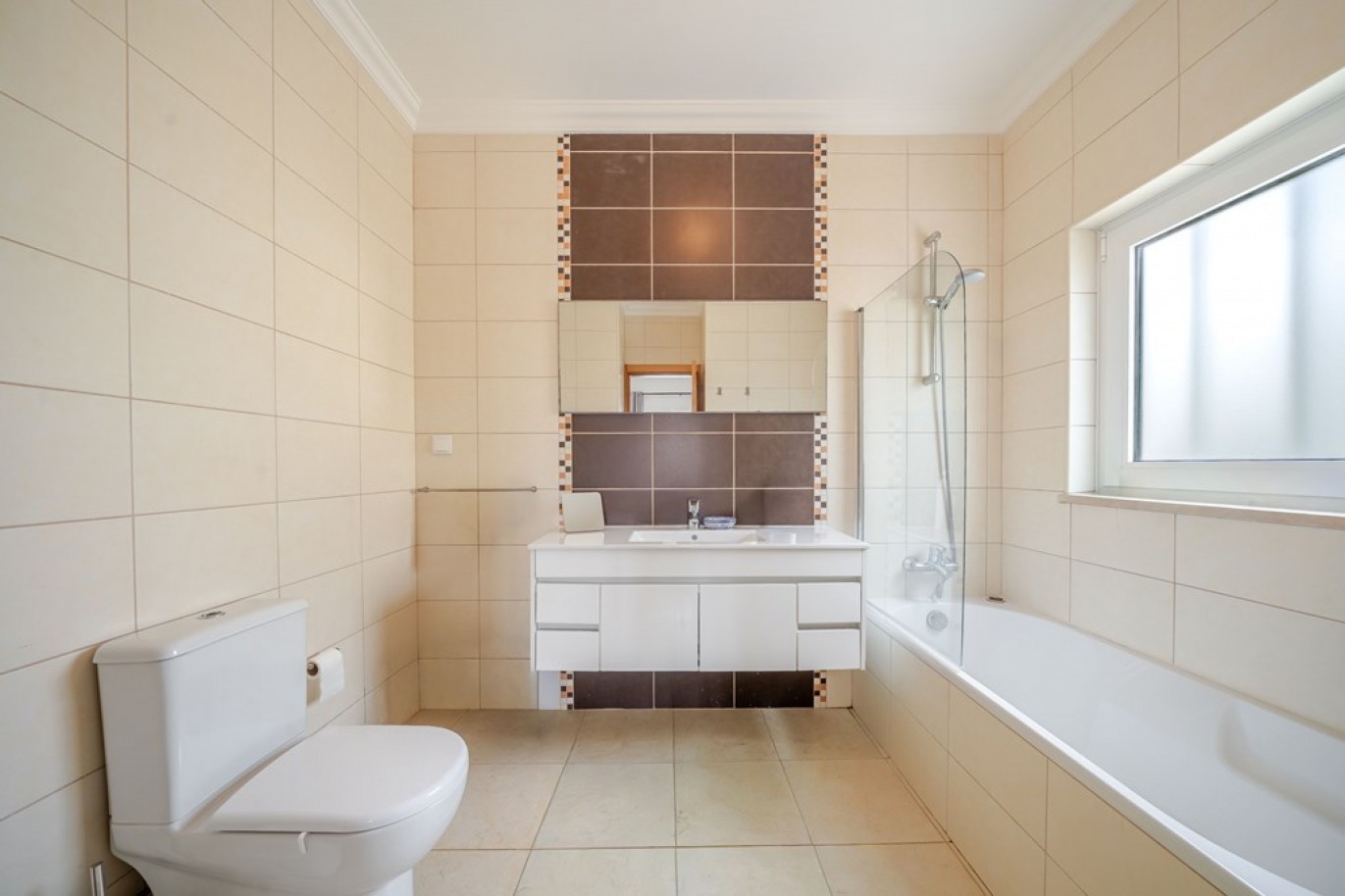 Moradia V3+1 com piscina, à venda em Albufeira, Algarve_358268