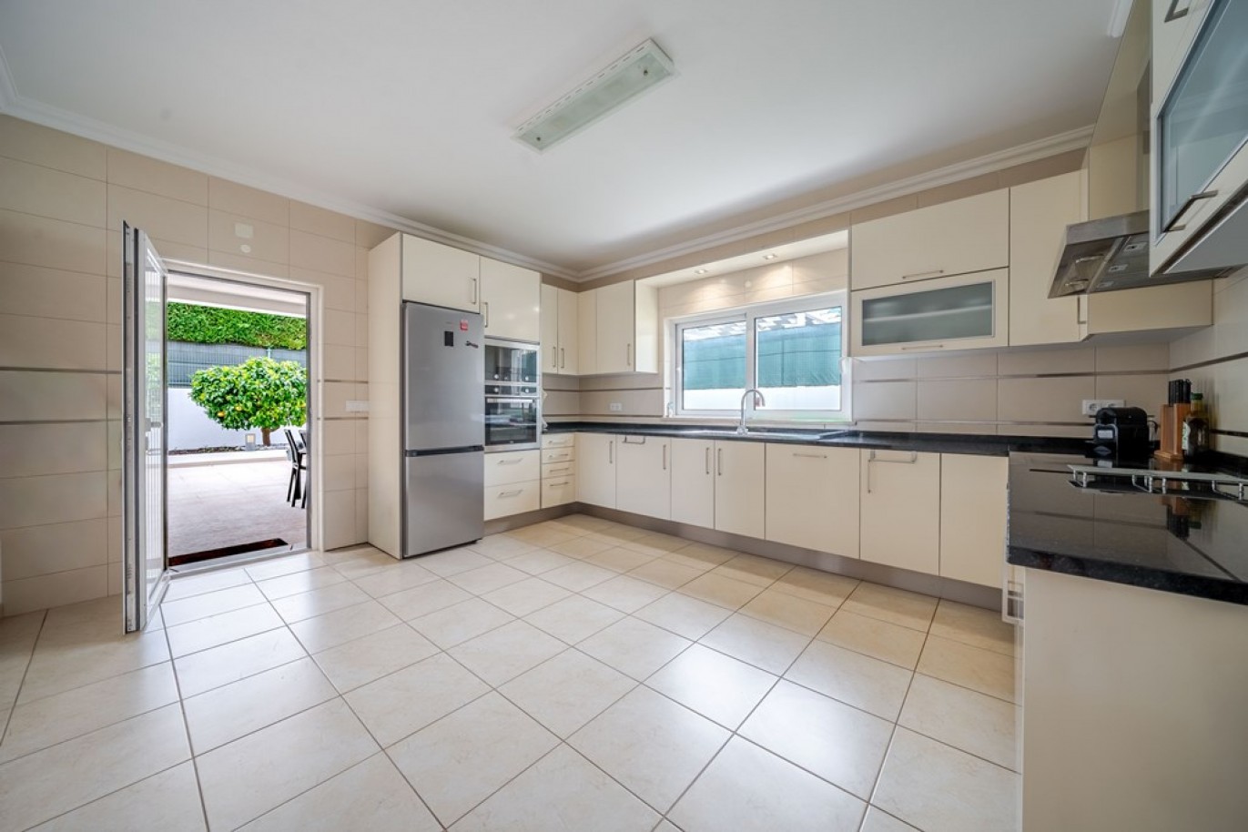 Moradia V3+1 com piscina, à venda em Albufeira, Algarve_358272