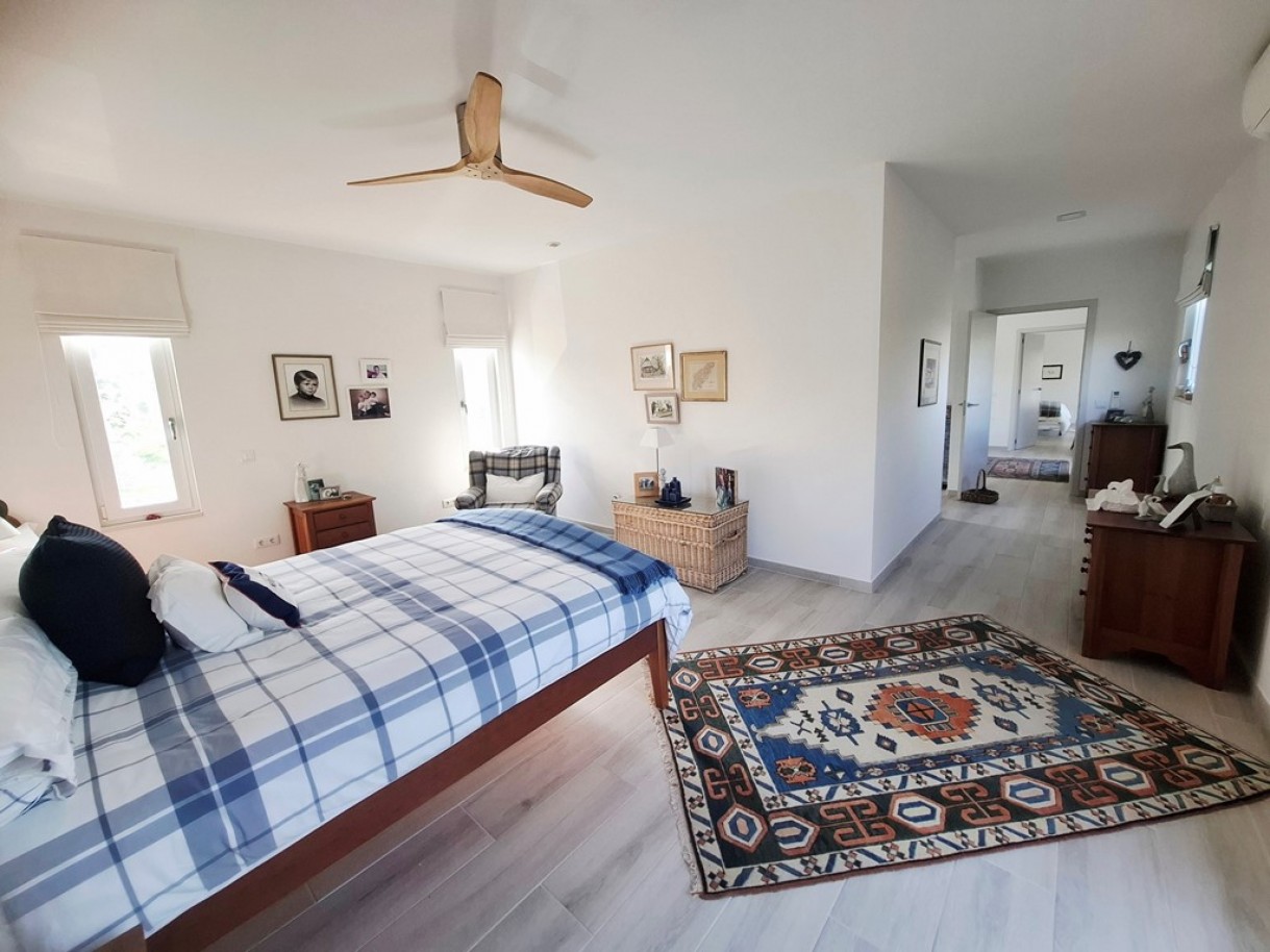 Luxuosa Moradia com piscina, à venda em Loulé, Algarve, Portugal_358507