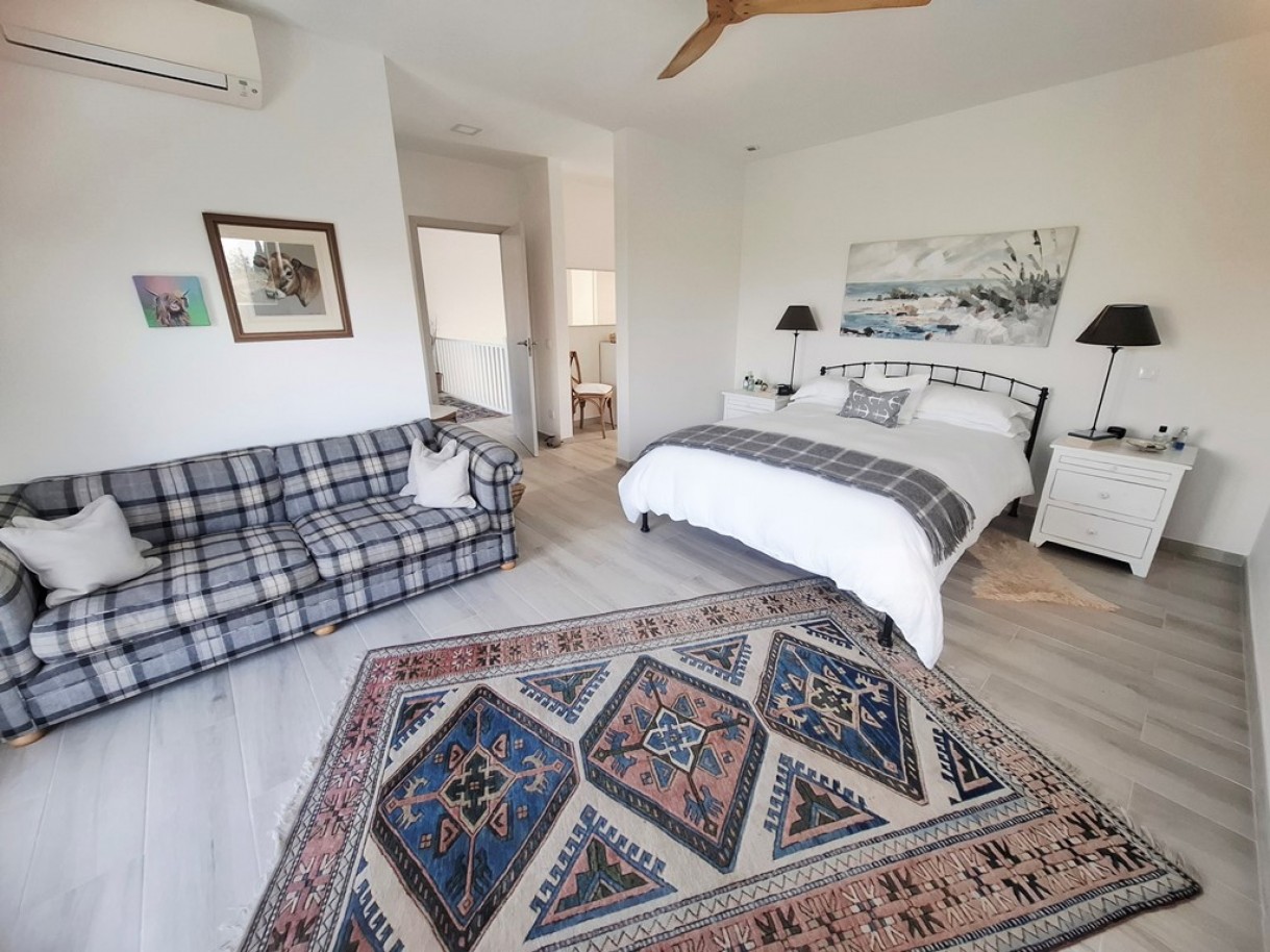 Luxuosa Moradia com piscina, à venda em Loulé, Algarve, Portugal_358509