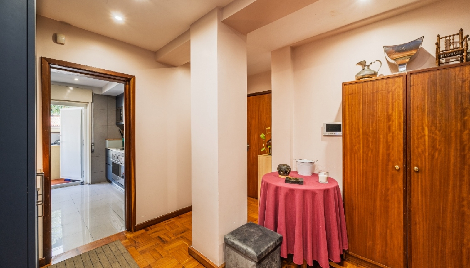 Three+one bedroom flat with balconies for sale Foz do Porto, Portugal_358769