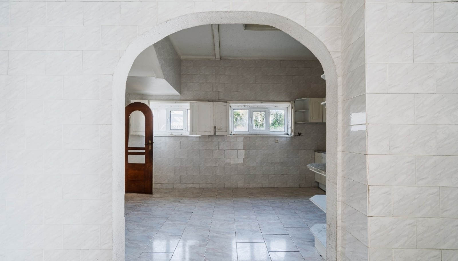 Moradia V4 com jardim para reabilitar à venda no Porto, Portugal_358795