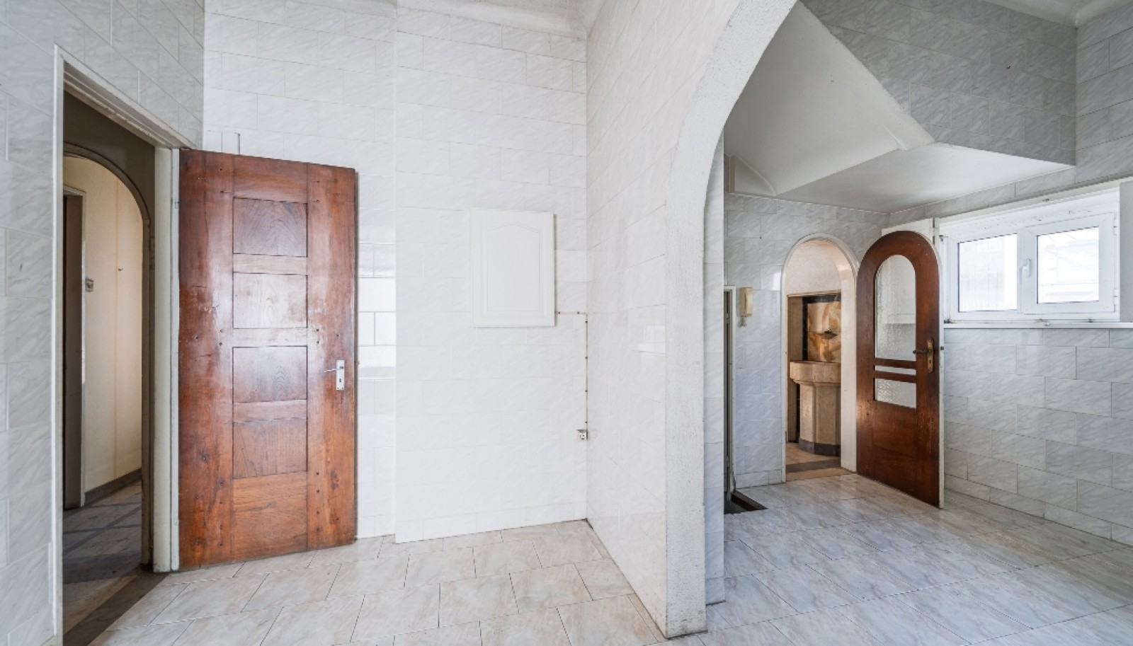 Moradia V4 com jardim para reabilitar à venda no Porto, Portugal_358797