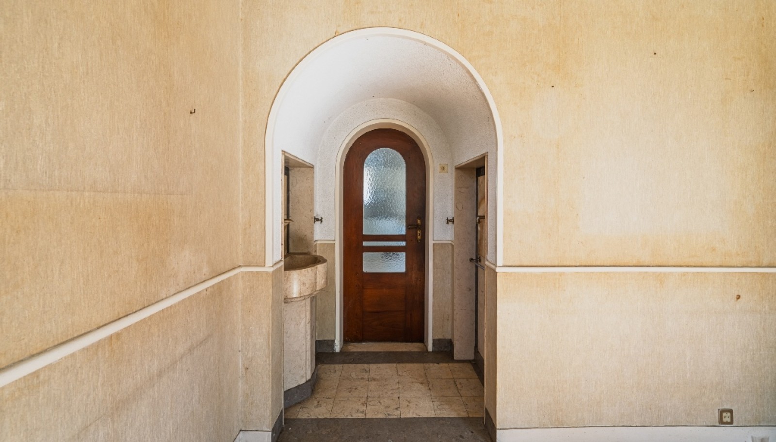 Moradia V4 com jardim para reabilitar à venda no Porto, Portugal_358798