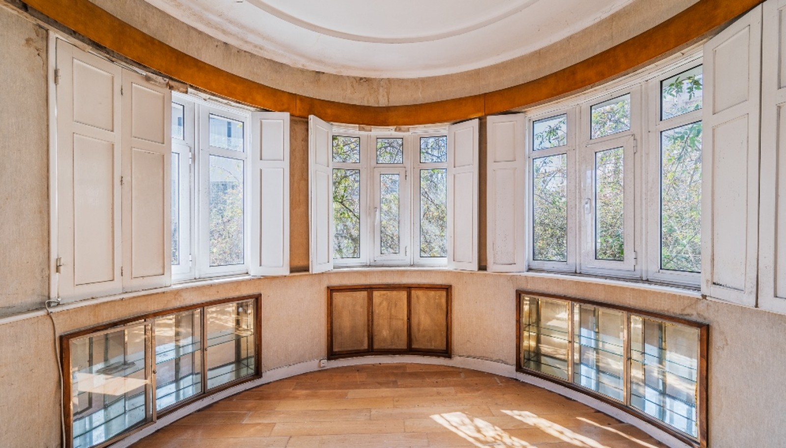 Moradia V4 com jardim para reabilitar à venda no Porto, Portugal_358799