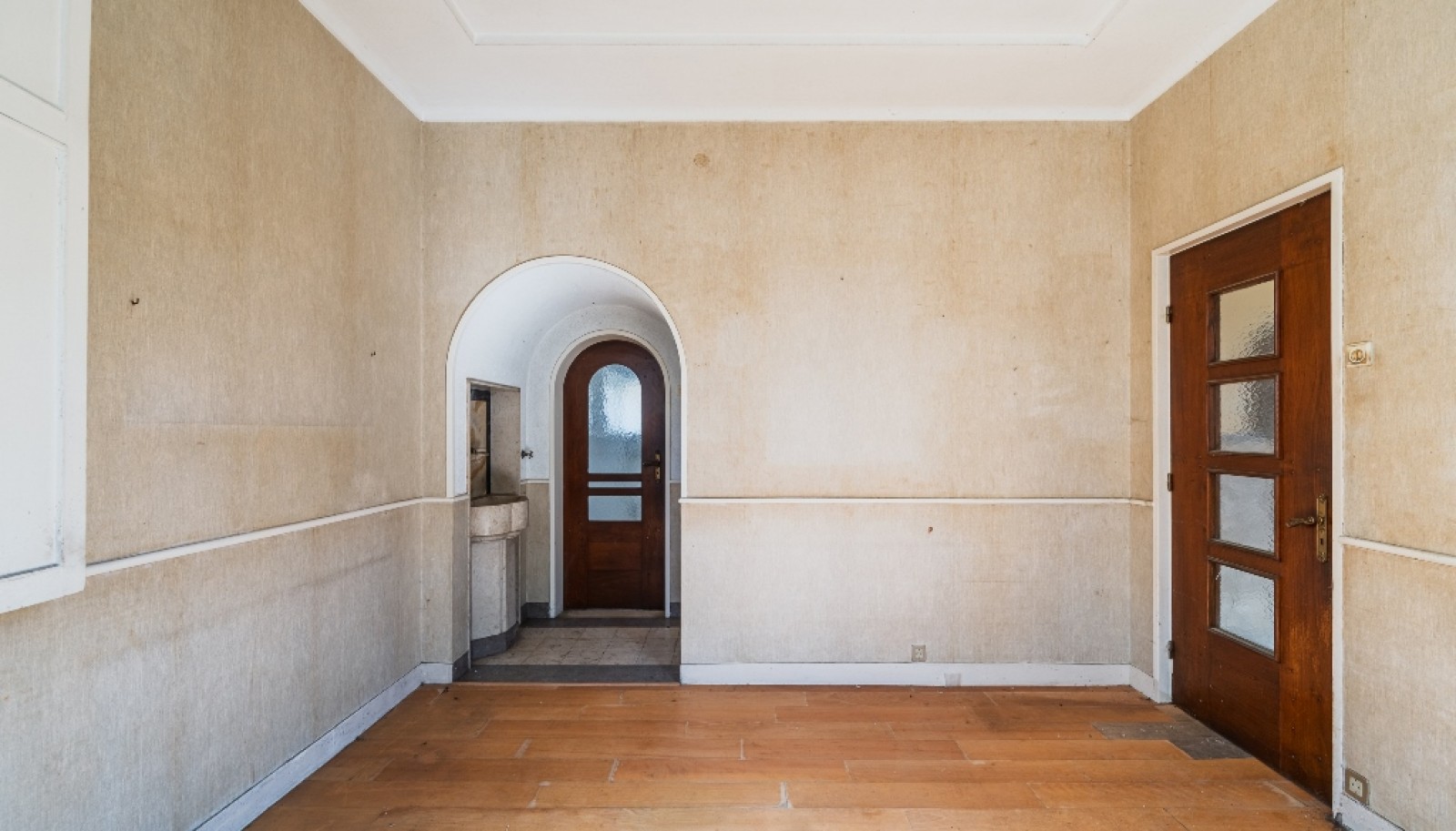 Moradia V4 com jardim para reabilitar à venda no Porto, Portugal_358800