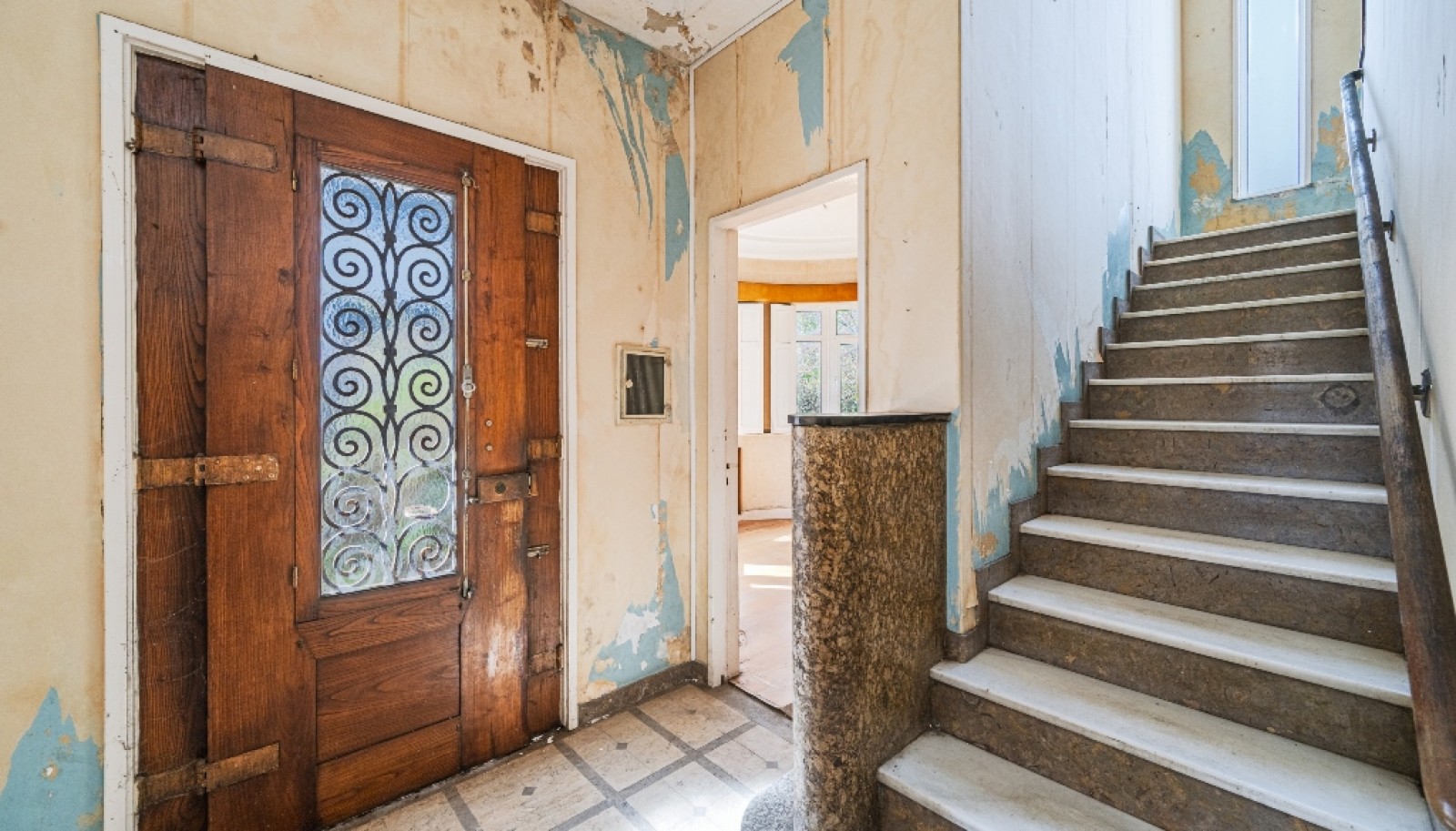 Moradia V4 com jardim para reabilitar à venda no Porto, Portugal_358802