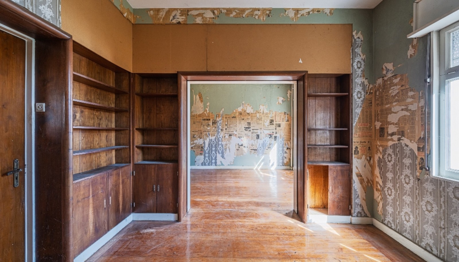 Moradia V4 com jardim para reabilitar à venda no Porto, Portugal_358805