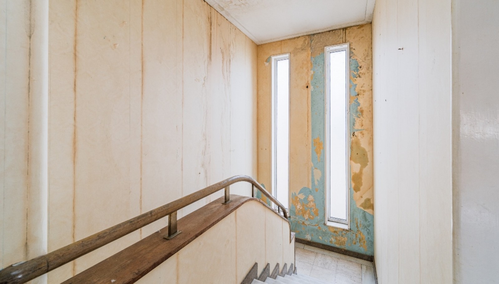 Moradia V4 com jardim para reabilitar à venda no Porto, Portugal_358811