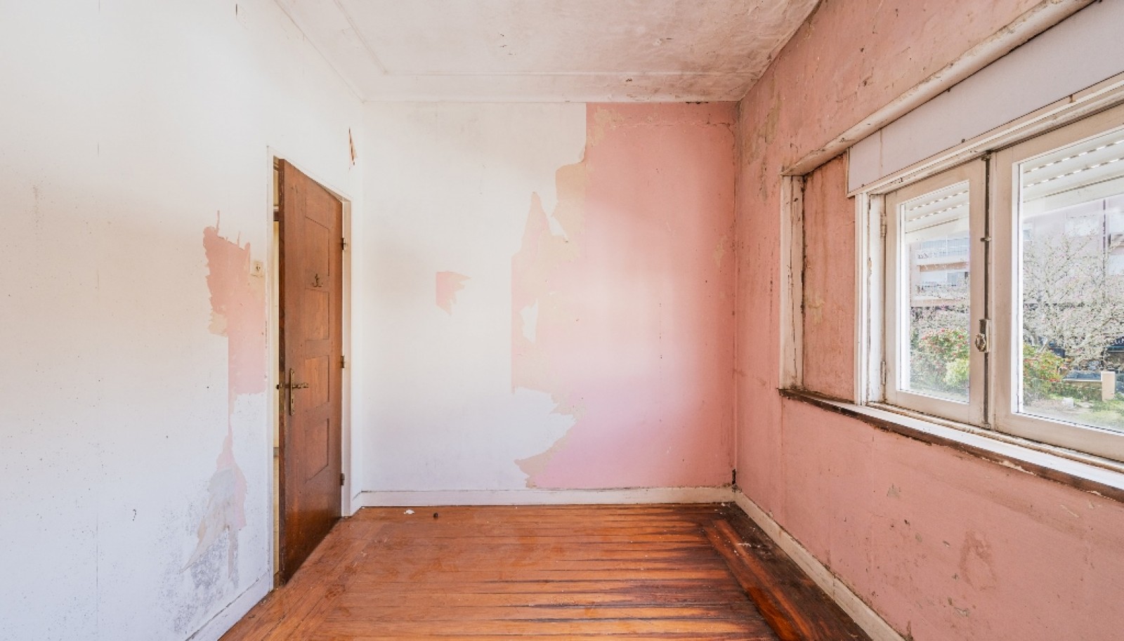 Moradia V4 com jardim para reabilitar à venda no Porto, Portugal_358826