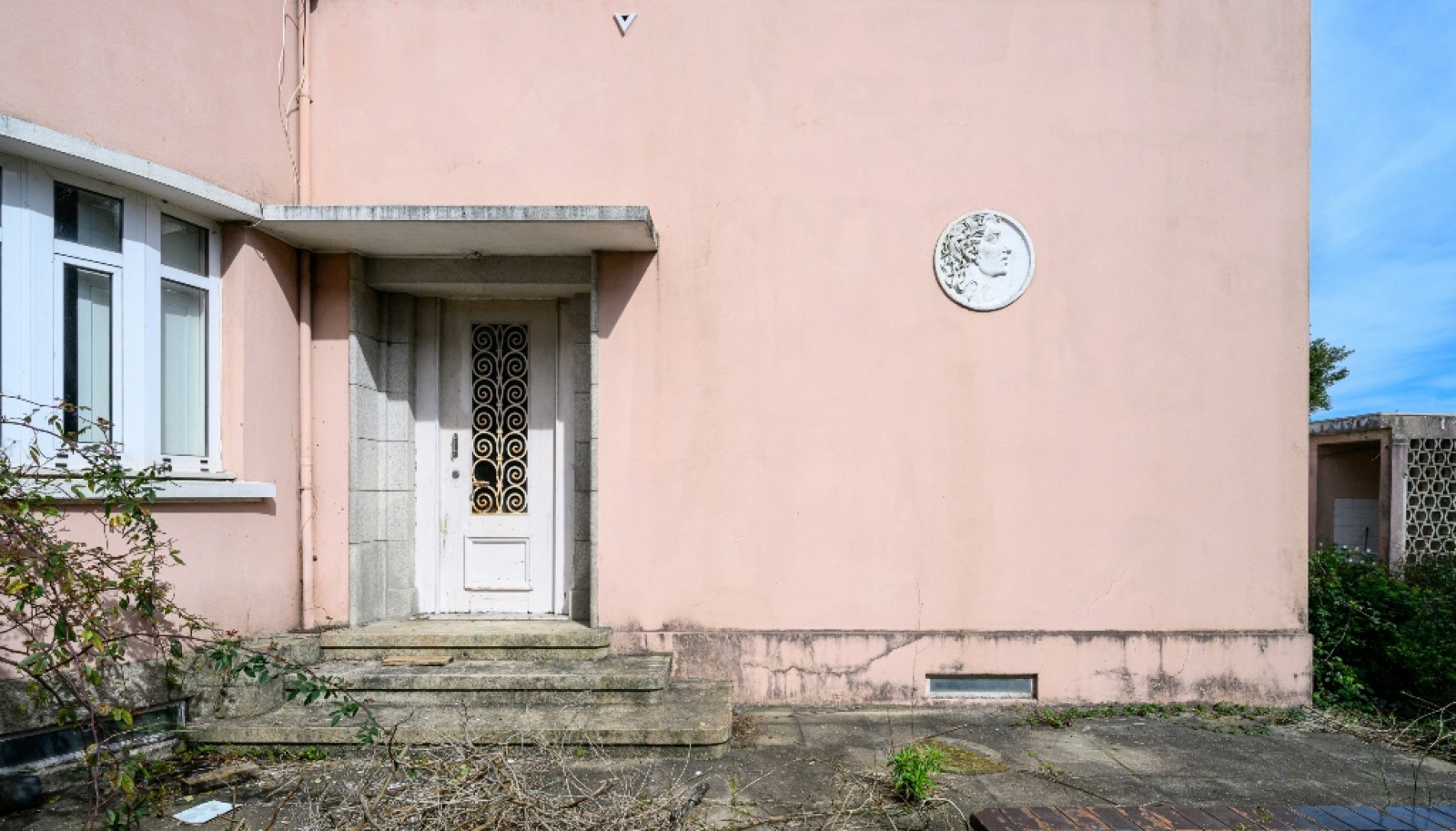 Moradia V4 com jardim para reabilitar à venda no Porto, Portugal_358839