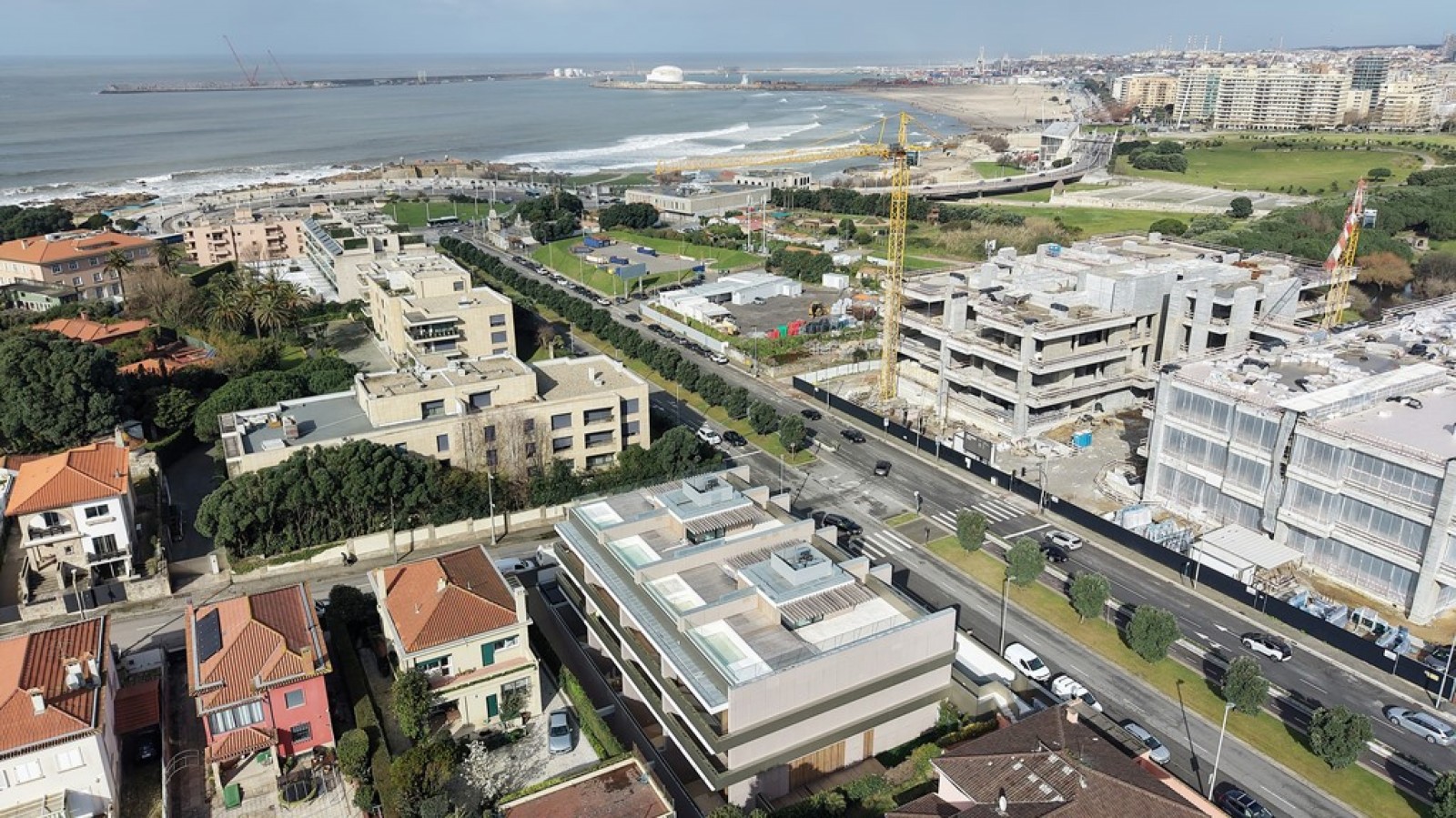 Four+one bedroom apartment with terrace and pool, in Foz, Porto, Portugal_358877