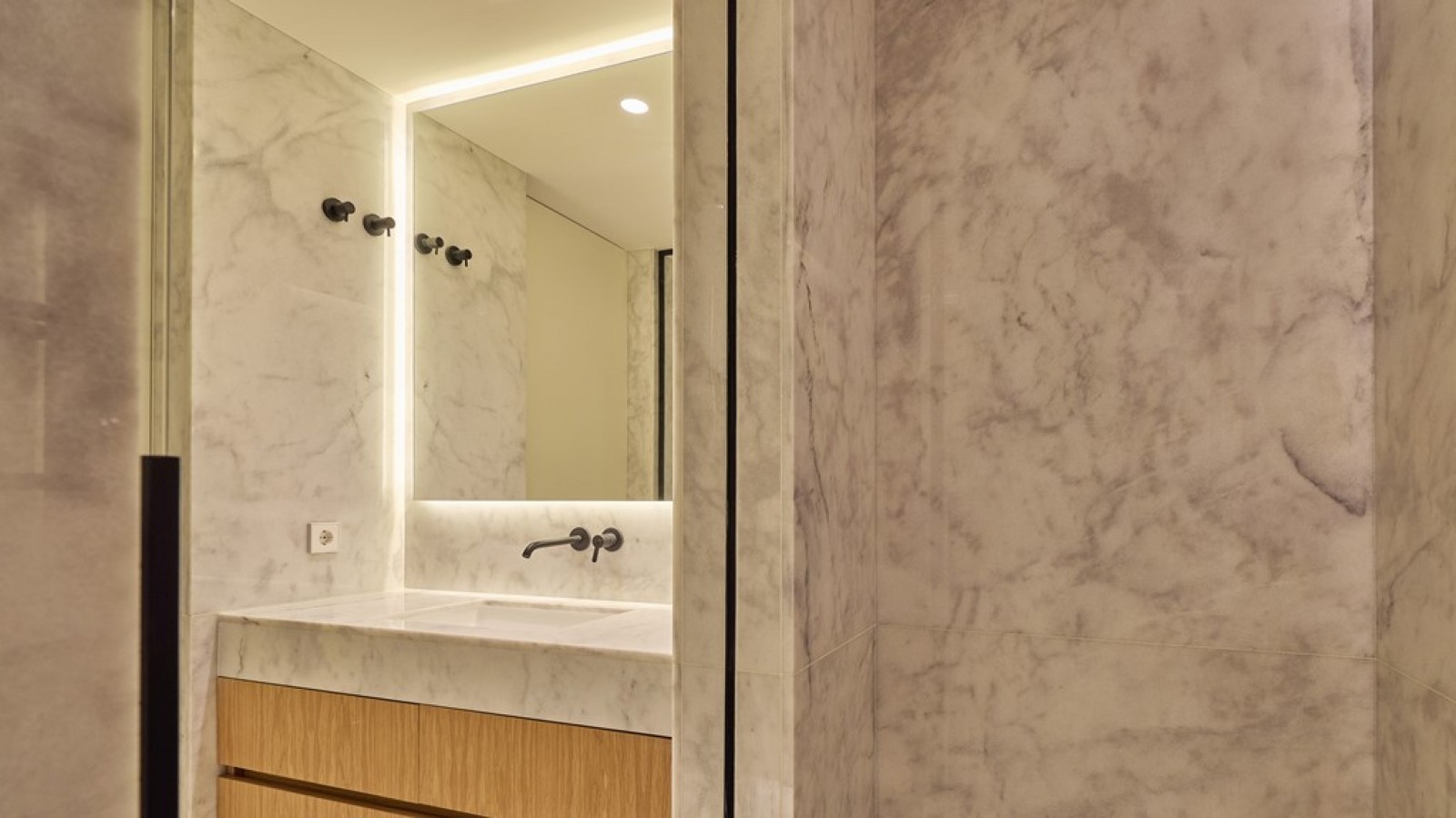 Four+one bedroom apartment with terrace and pool, in Foz, Porto, Portugal_358893