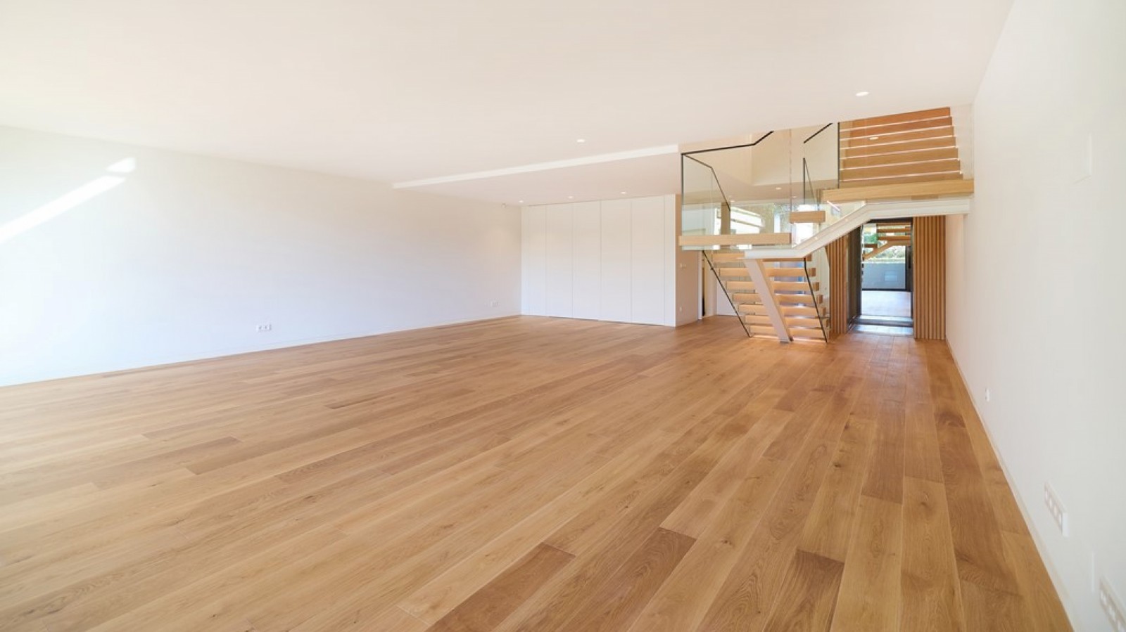 Four+one bedroom apartment with terrace and pool, in Foz, Porto, Portugal_358899