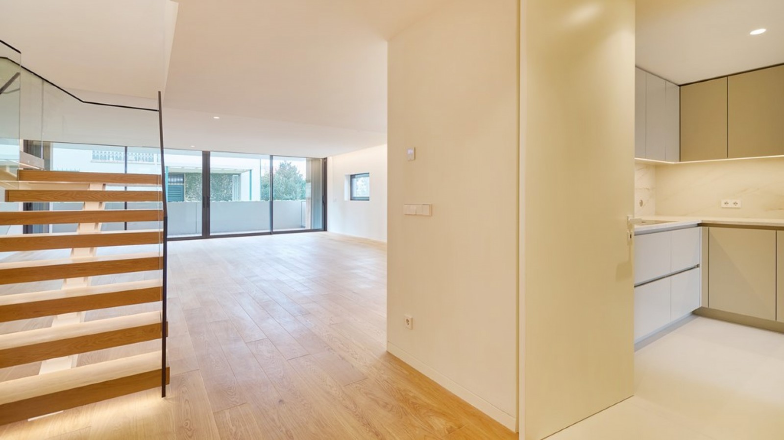 Four+one bedroom apartment with terrace and pool, in Foz, Porto, Portugal_358935