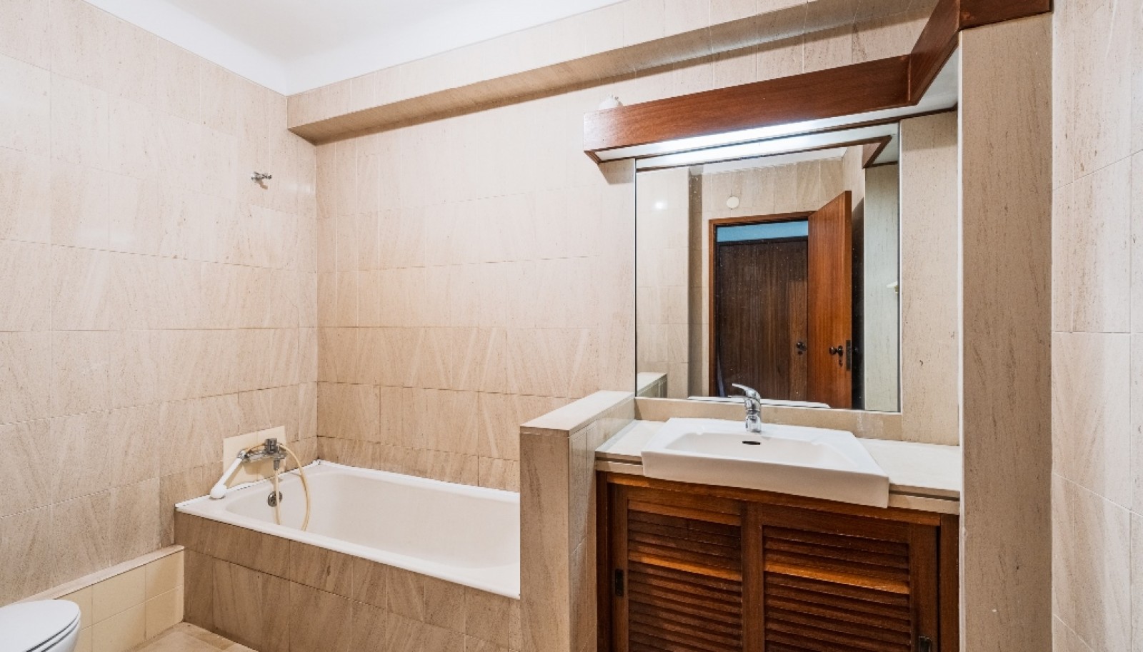 Large 3 bedroom apartment for sale in Pinheiro Manso in Porto, Portugal_359132