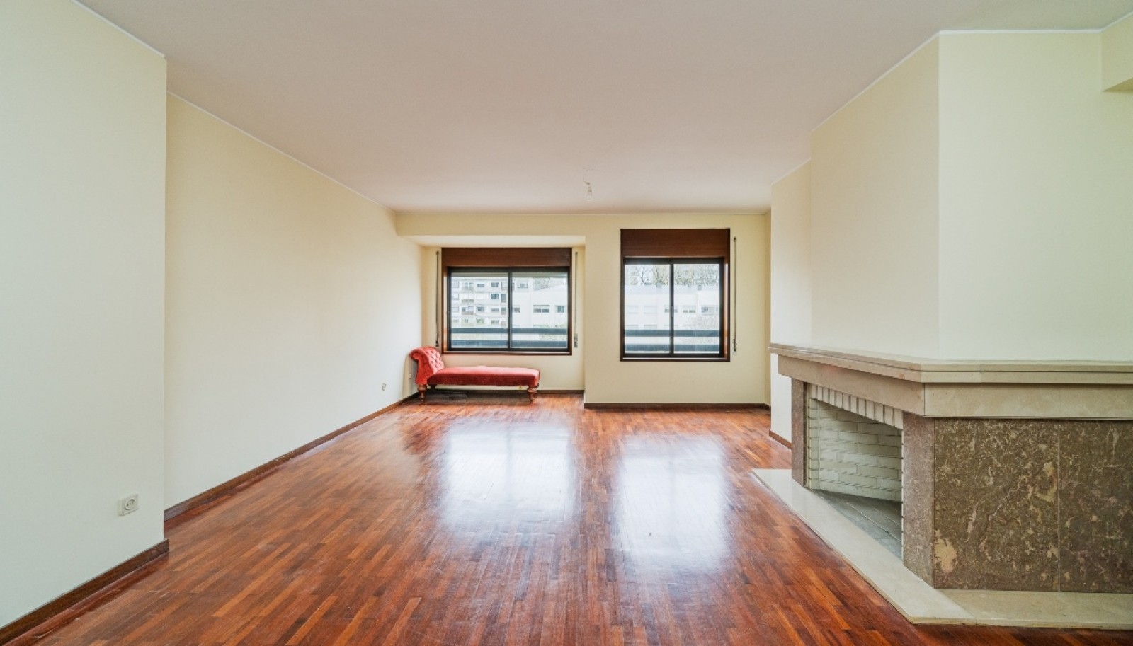 Large 3 bedroom apartment for sale in Pinheiro Manso in Porto, Portugal_359136