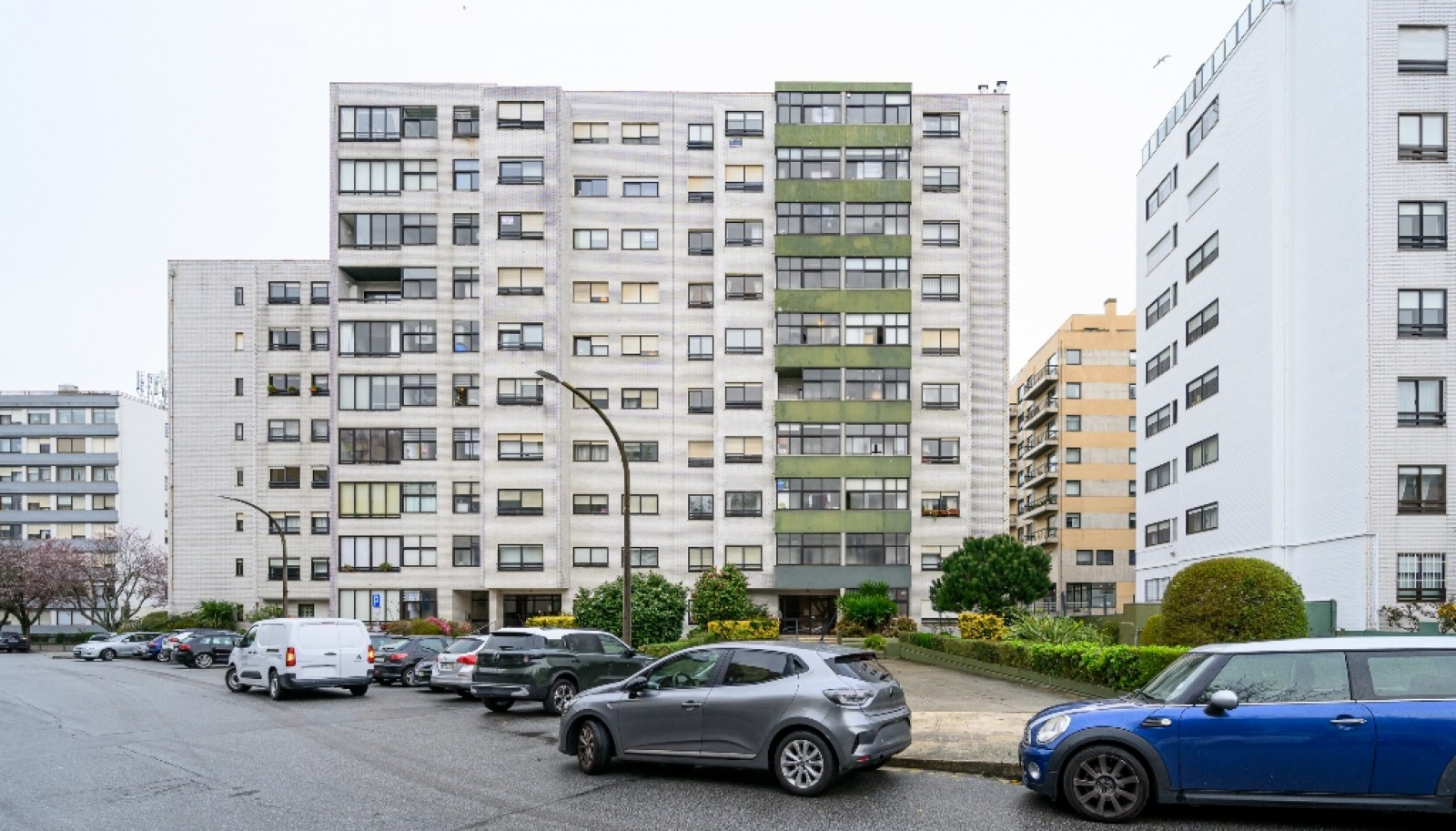 Large 3 bedroom apartment for sale in Pinheiro Manso in Porto, Portugal_359152