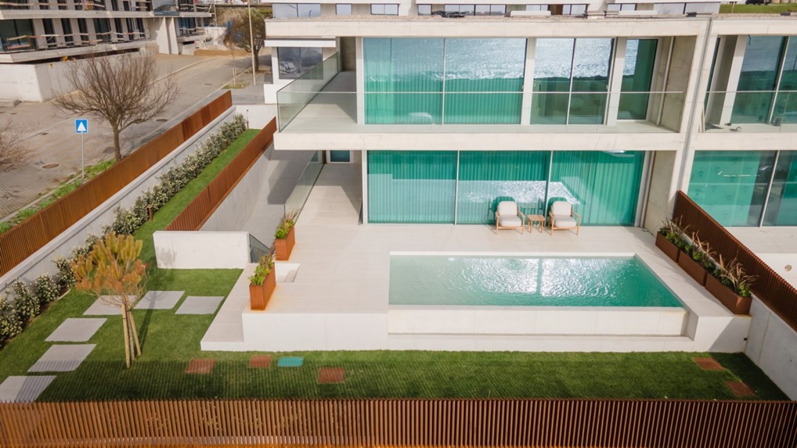 Four+one bedroom villa with sea view for sale in Foz de Gaia, Portugal_359368