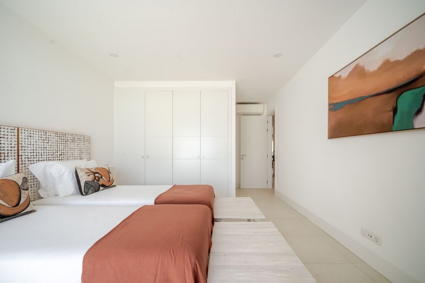 3-bedroom Apartment with pool for sale in Portimão, Algarve, Portugal_359469