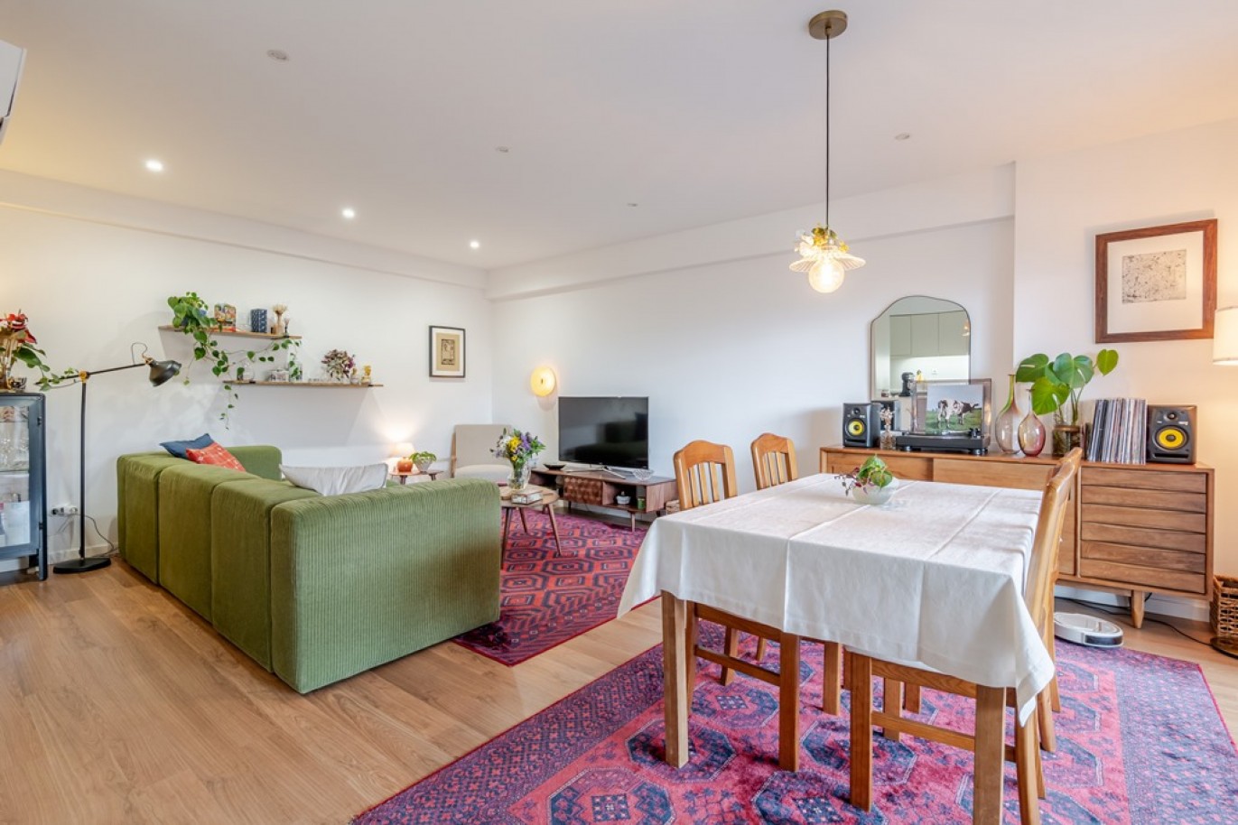 Two bedroom flat with balcony for sale in Paranhos, Porto, Portugal_359614