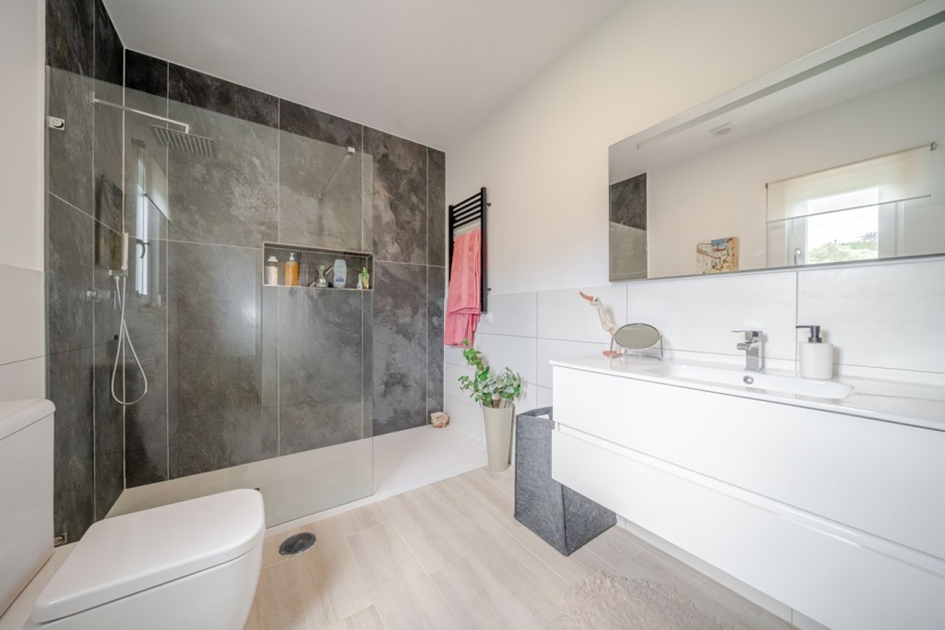 Luxury 3-bedroom villa with pool, for sale in Loulé, Algarve, Portugal_359684