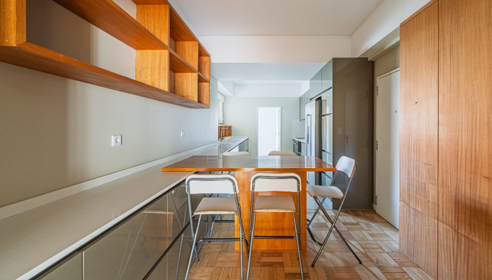 Apartment with balcony to rent in Passeio Alegre in Porto, Portugal_359727