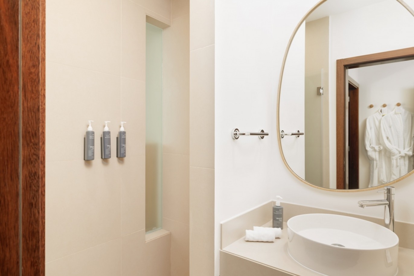 Apartamento T1+1 à venda com acesso direto à praia dos Salgados, Algarve_360639