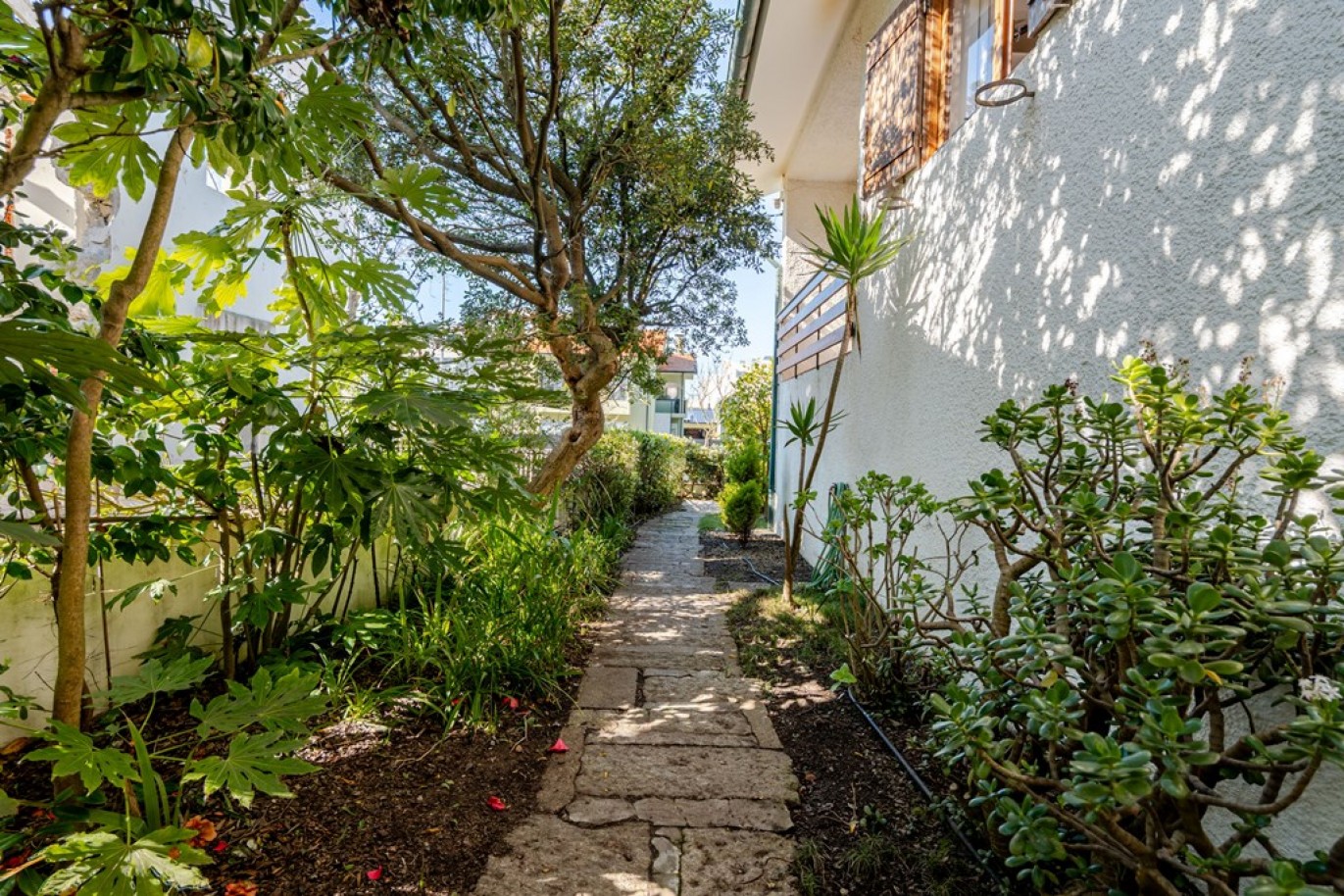 Villa with garden and pool for sale in Leça da Palmeira, Portugal_361666