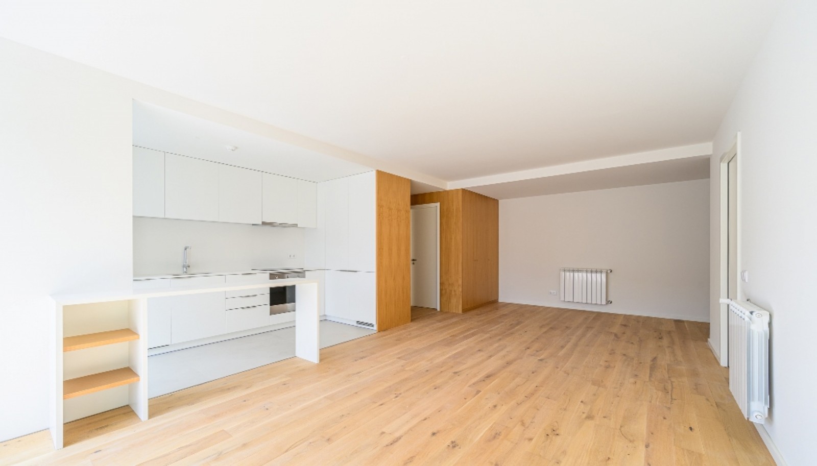 New three-bedroom apartment with balconies for sale in Porto, Portugal_361803