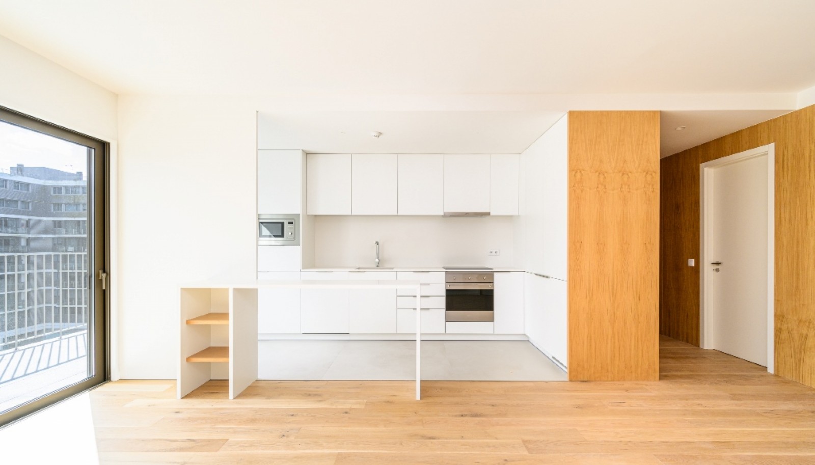 New three-bedroom apartment with balconies for sale in Porto, Portugal_361804