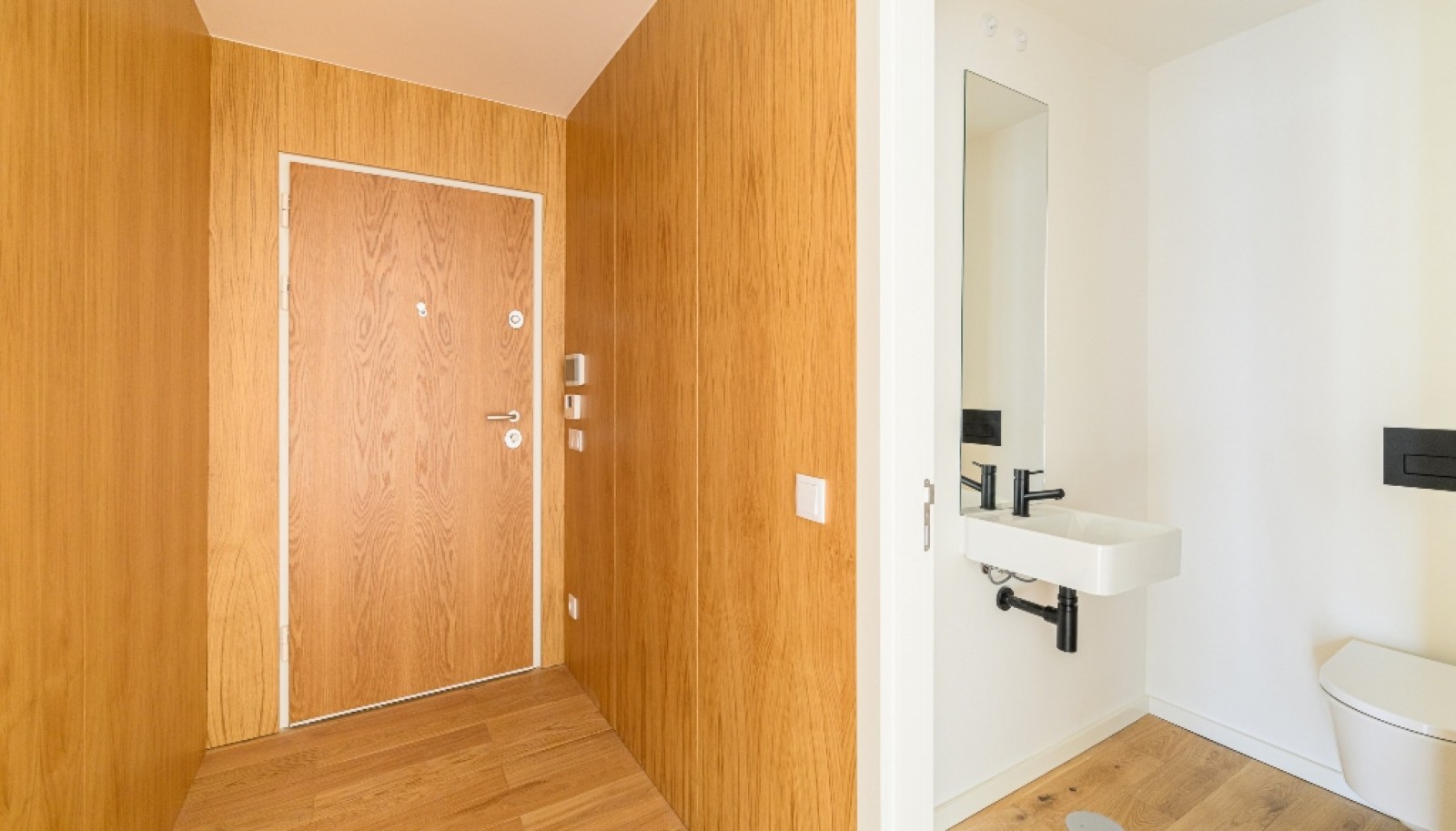 New three-bedroom apartment with balconies for sale in Porto, Portugal_361806