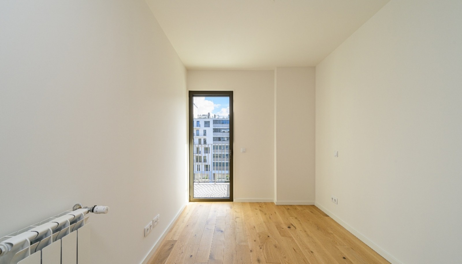 New three-bedroom apartment with balconies for sale in Porto, Portugal_361813