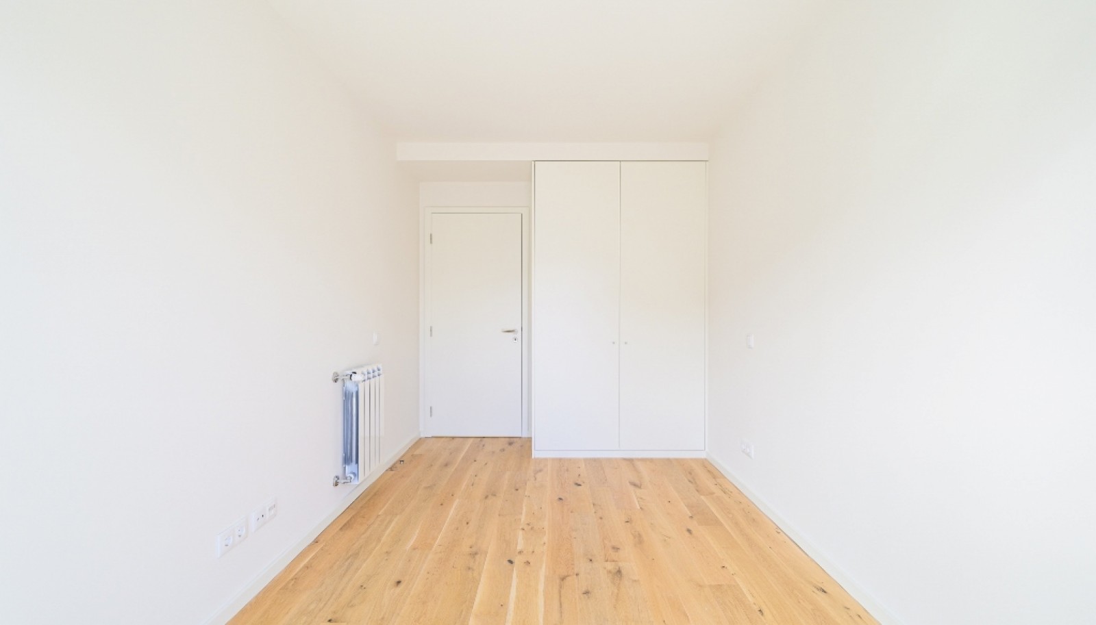 New three-bedroom apartment with balconies for sale in Porto, Portugal_361815