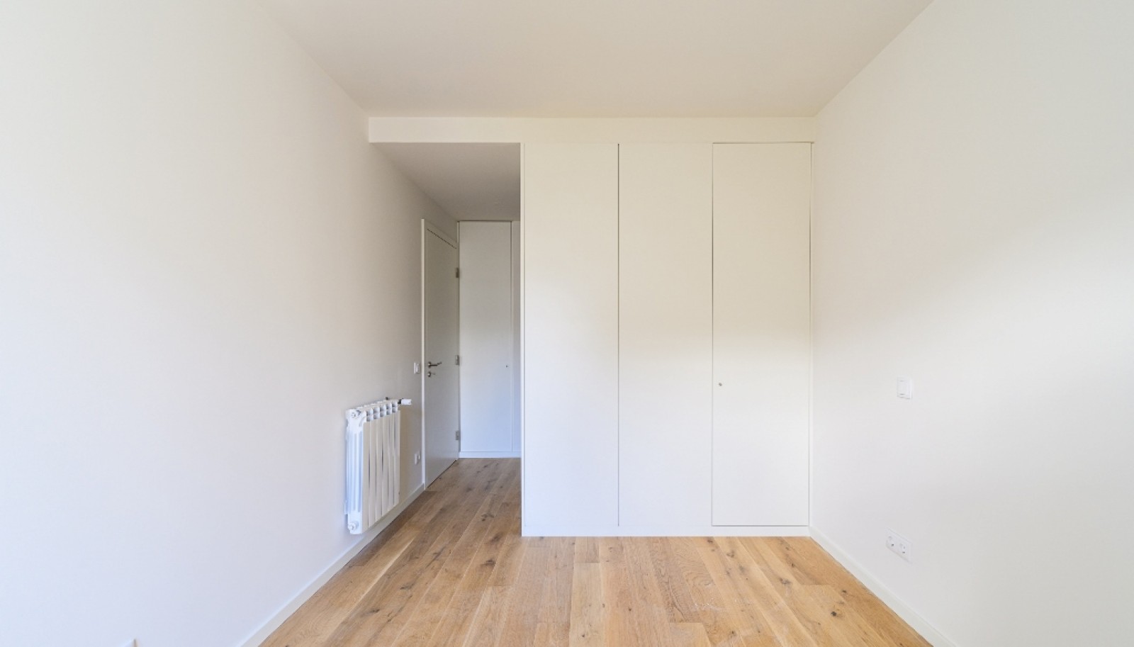 New three-bedroom apartment with balconies for sale in Porto, Portugal_361817