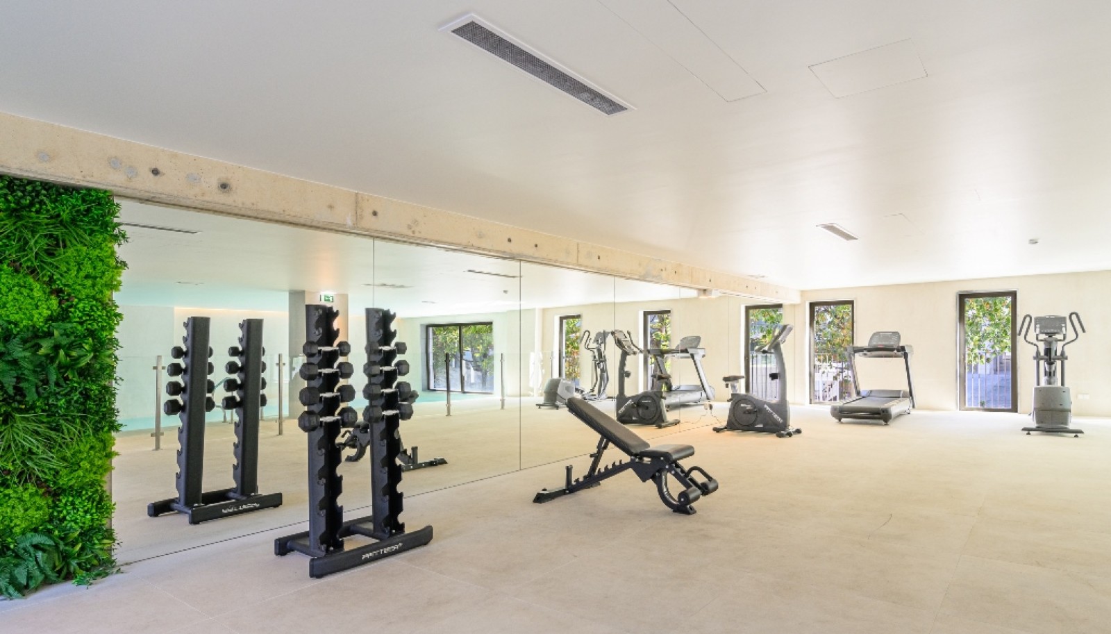 New three-bedroom apartment with balconies for sale in Porto, Portugal_361818