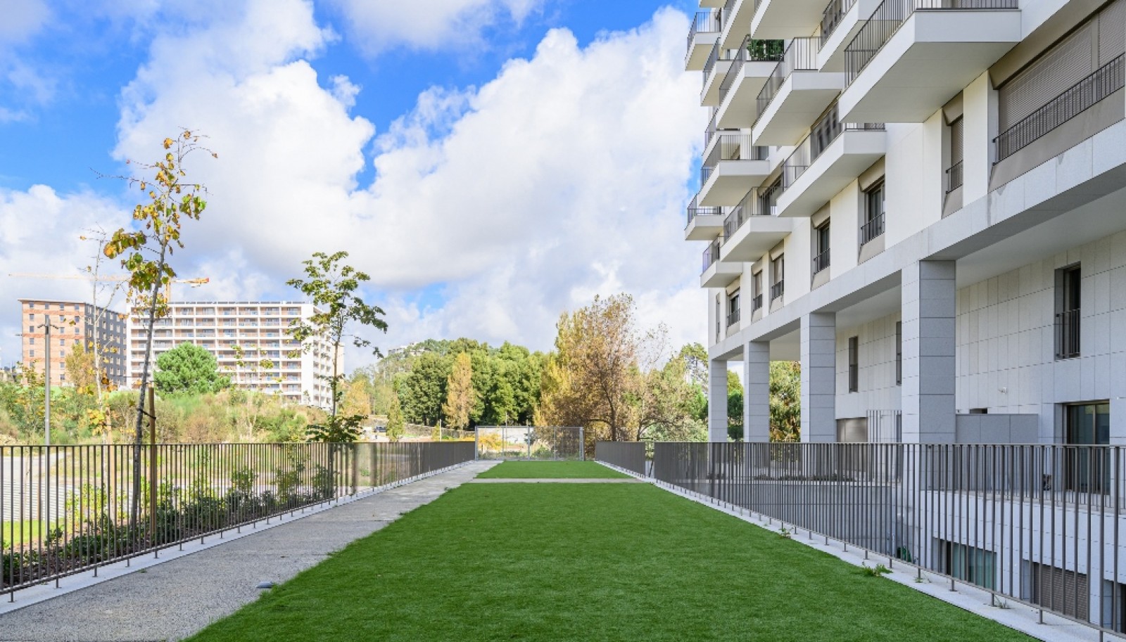 New three-bedroom apartment with balconies for sale in Porto, Portugal_361819