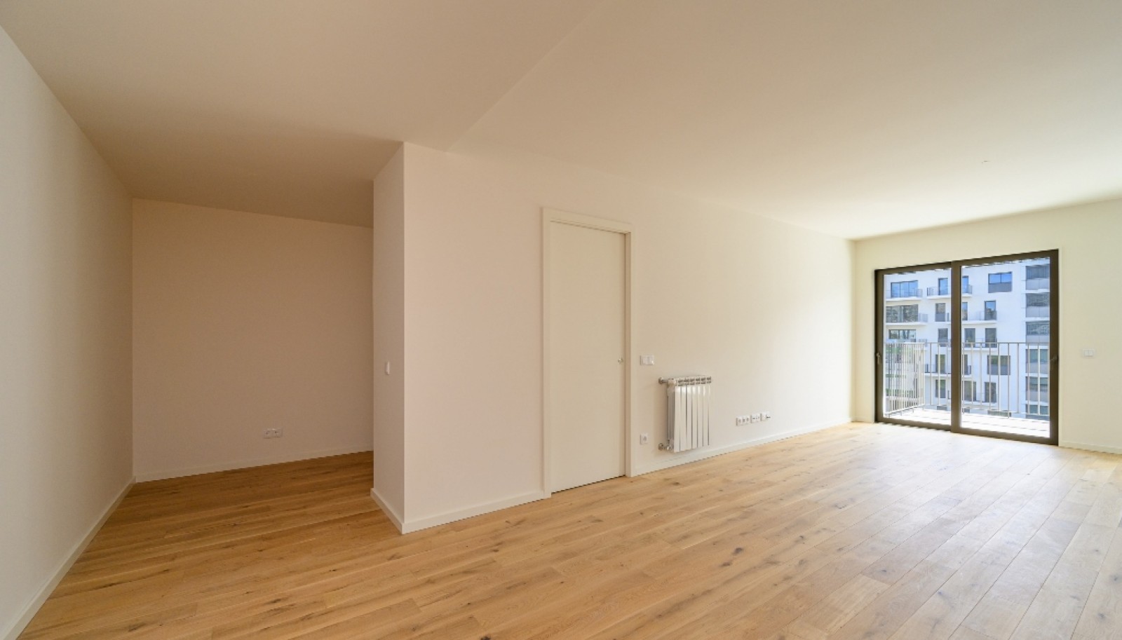 New three-bedroom apartment with balconies for sale in Porto, Portugal_361822