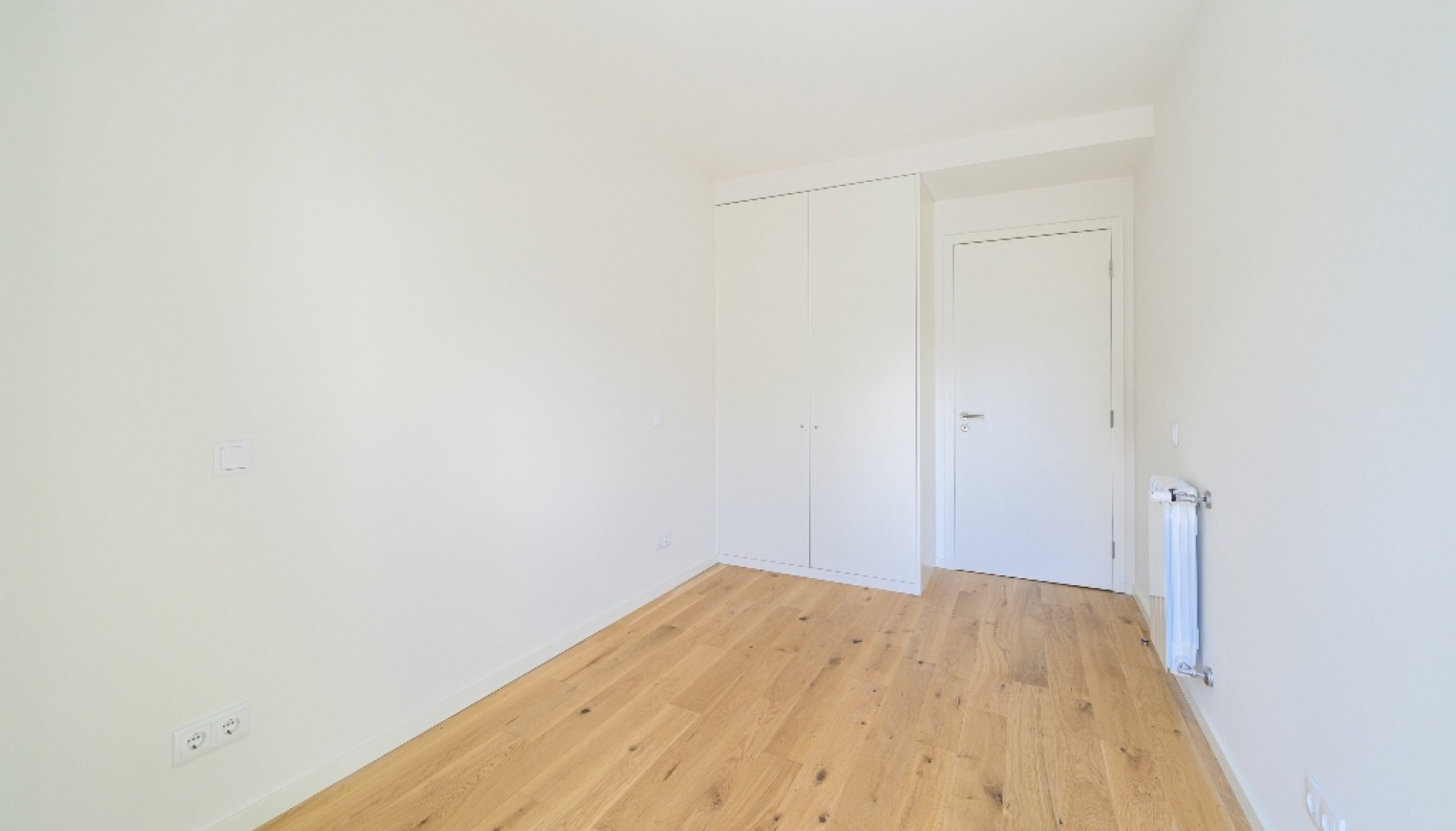 New three-bedroom apartment with balconies for sale in Porto, Portugal_361823