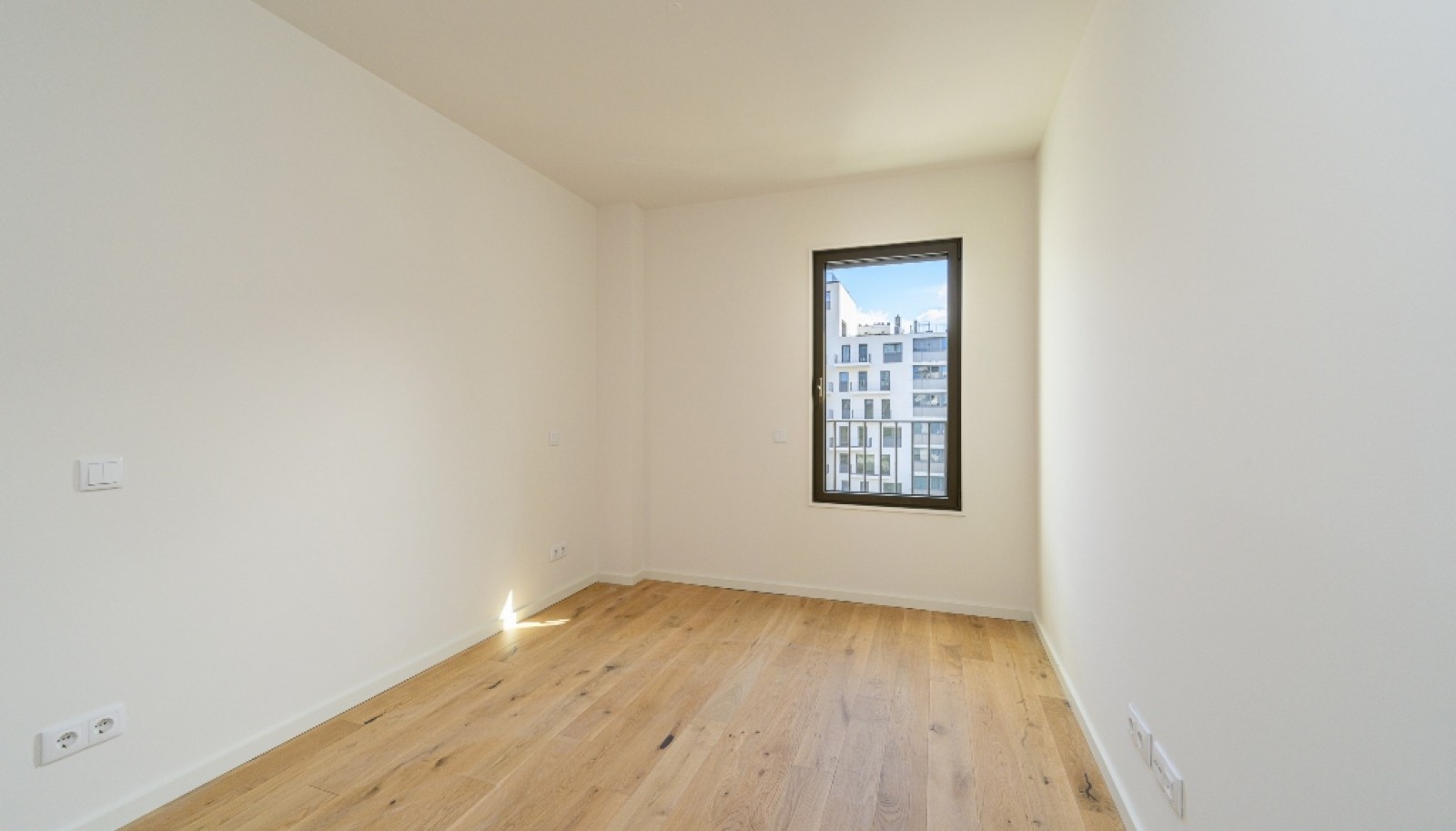 New three-bedroom apartment with balconies for sale in Porto, Portugal_361825