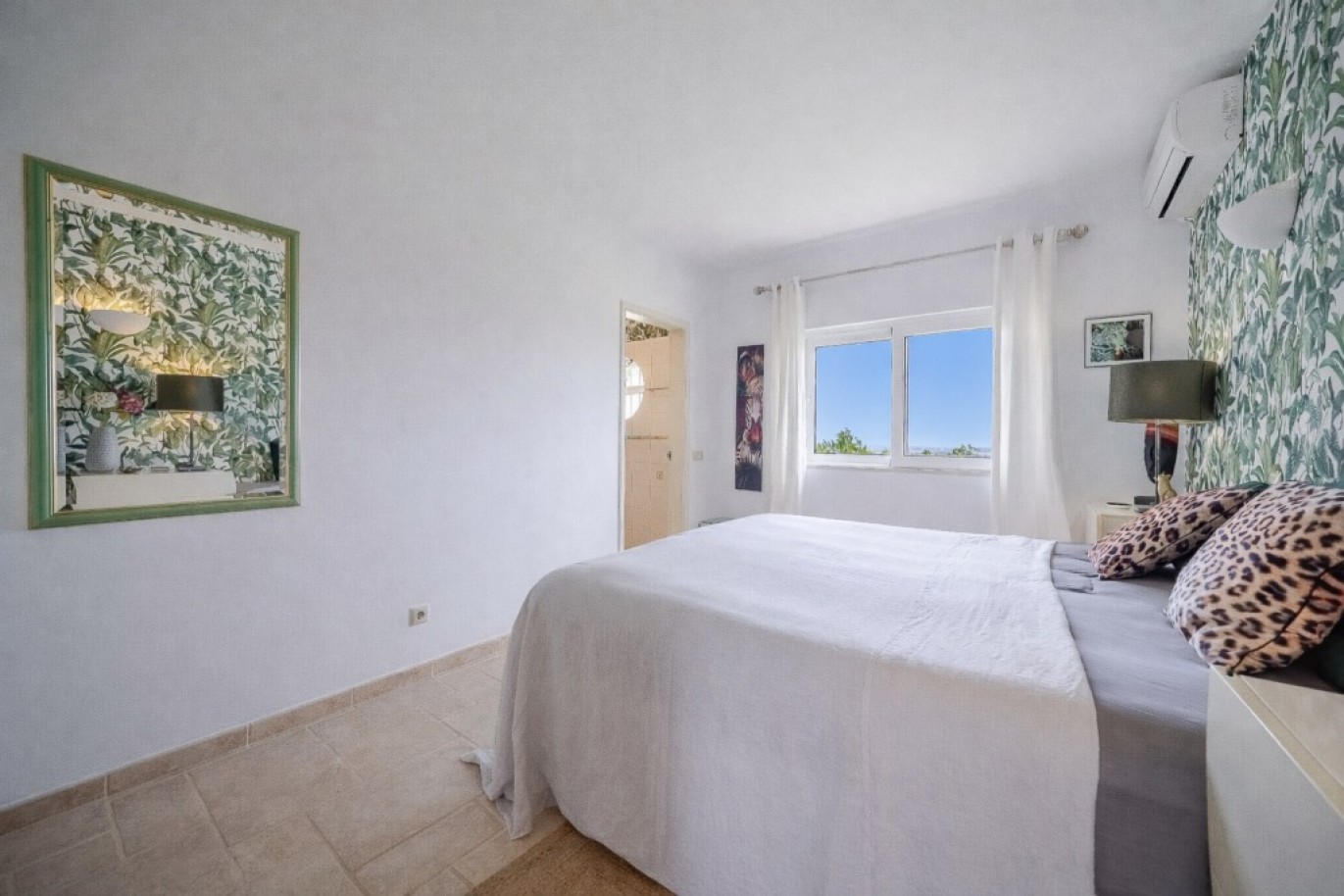 Fantastic 4-bedroom Villa with pool for sale Lagos, Algarve, Portugal_361915