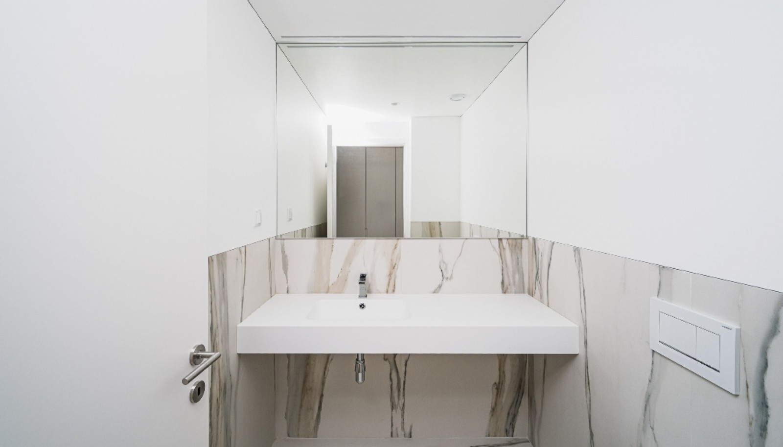 Wohnung zu verkaufen mit balkone in Wohnanlage in Vila Nova de Gaia, Portugal_361937