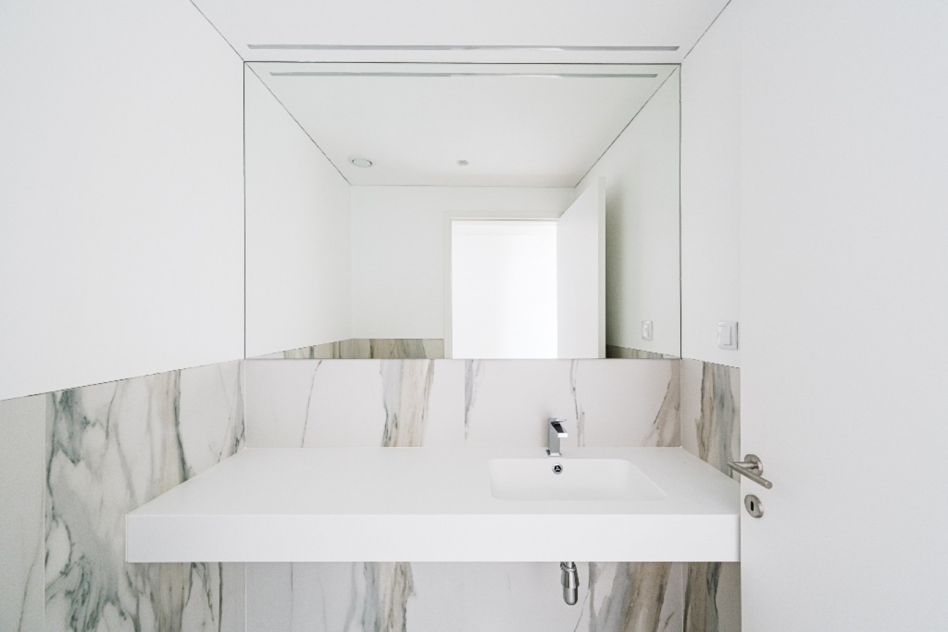 Wohnung mit Balkone in exklusiver Wohnanlage in Gaia, Portugal_361982